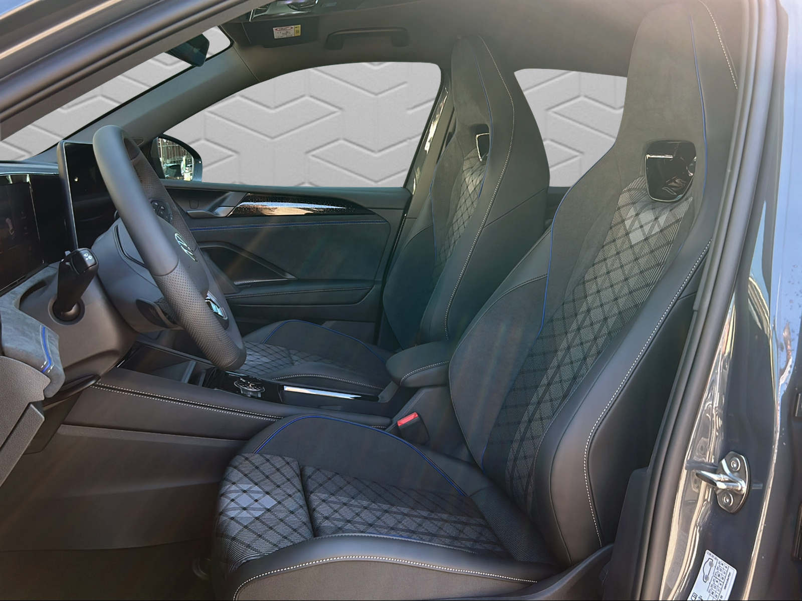 VW Tiguan 2.0 TSI DSG R-Line United 4Motion-image-6