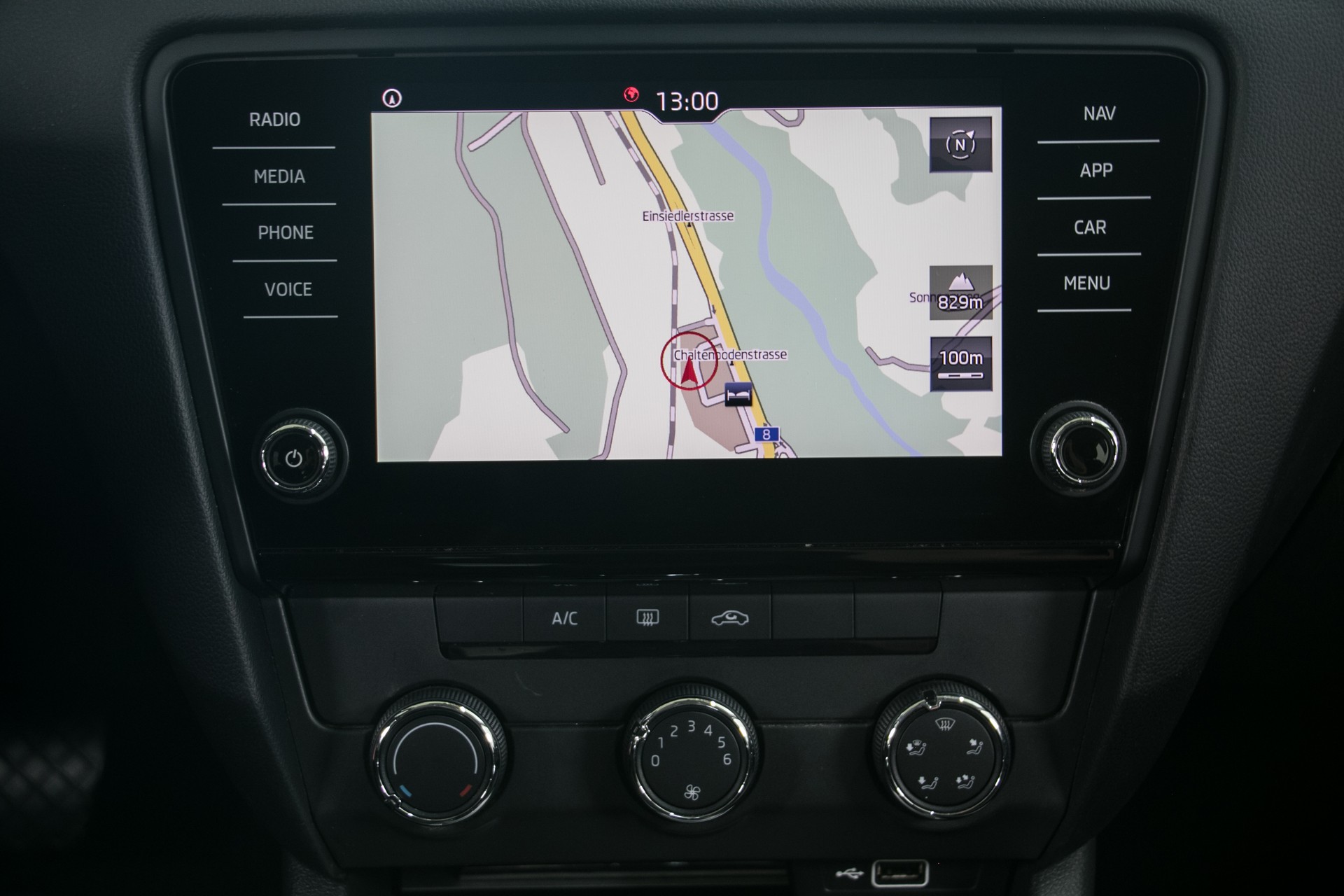 SKODA Octavia Combi 2.0 TDI Ambition DSG-image-5