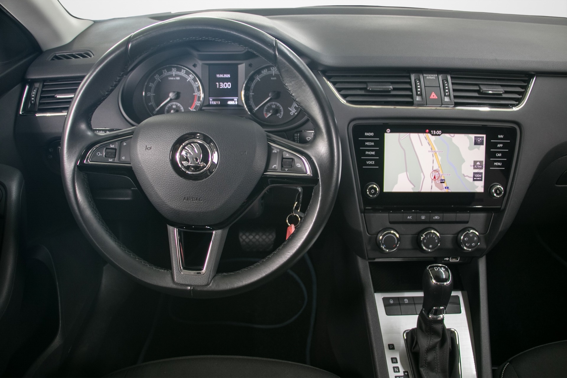 SKODA Octavia Combi 2.0 TDI Ambition DSG-image-4