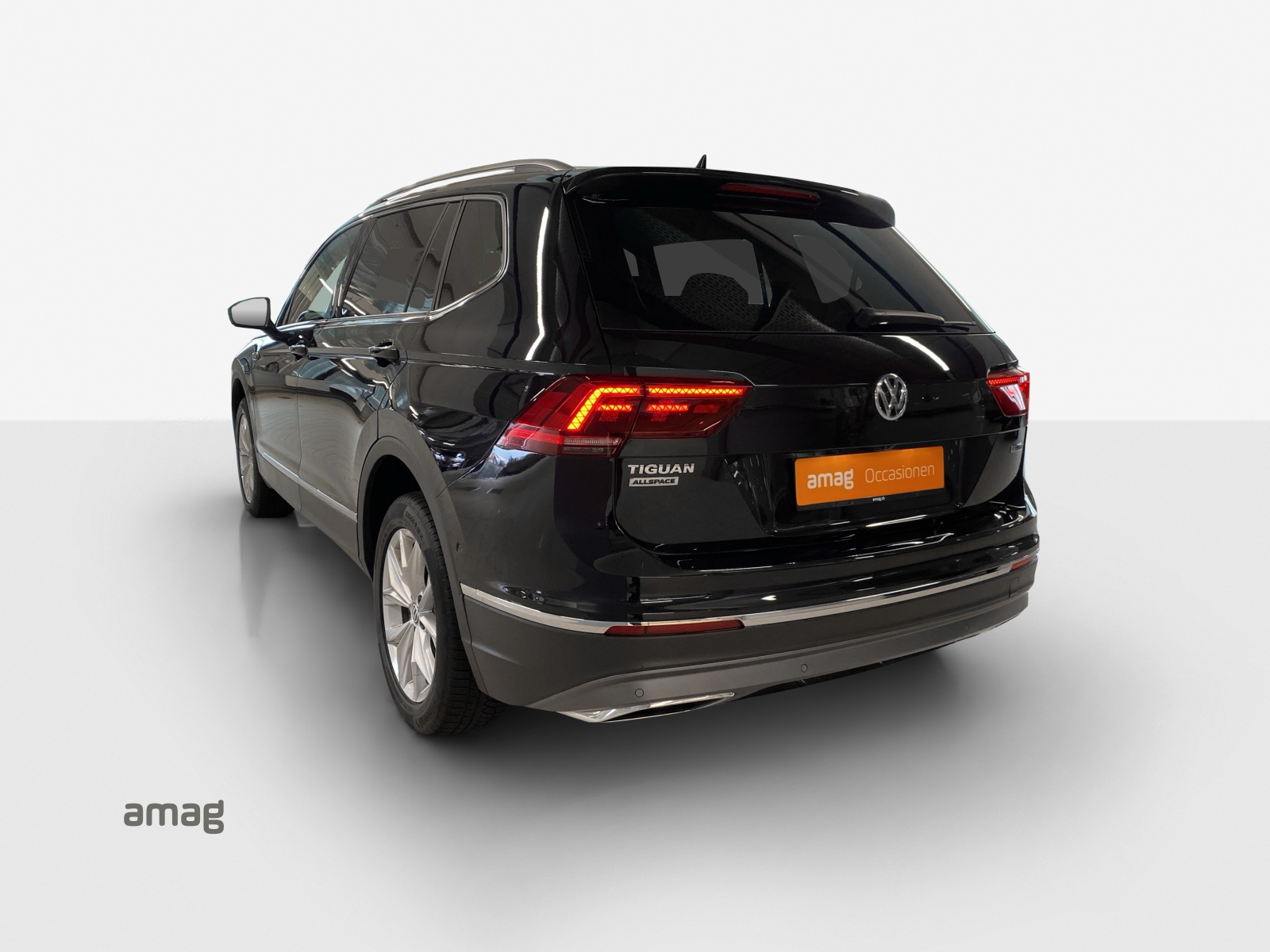 VW Tiguan Allspace 2.0TSI Highline 4Motion DSG-image-2