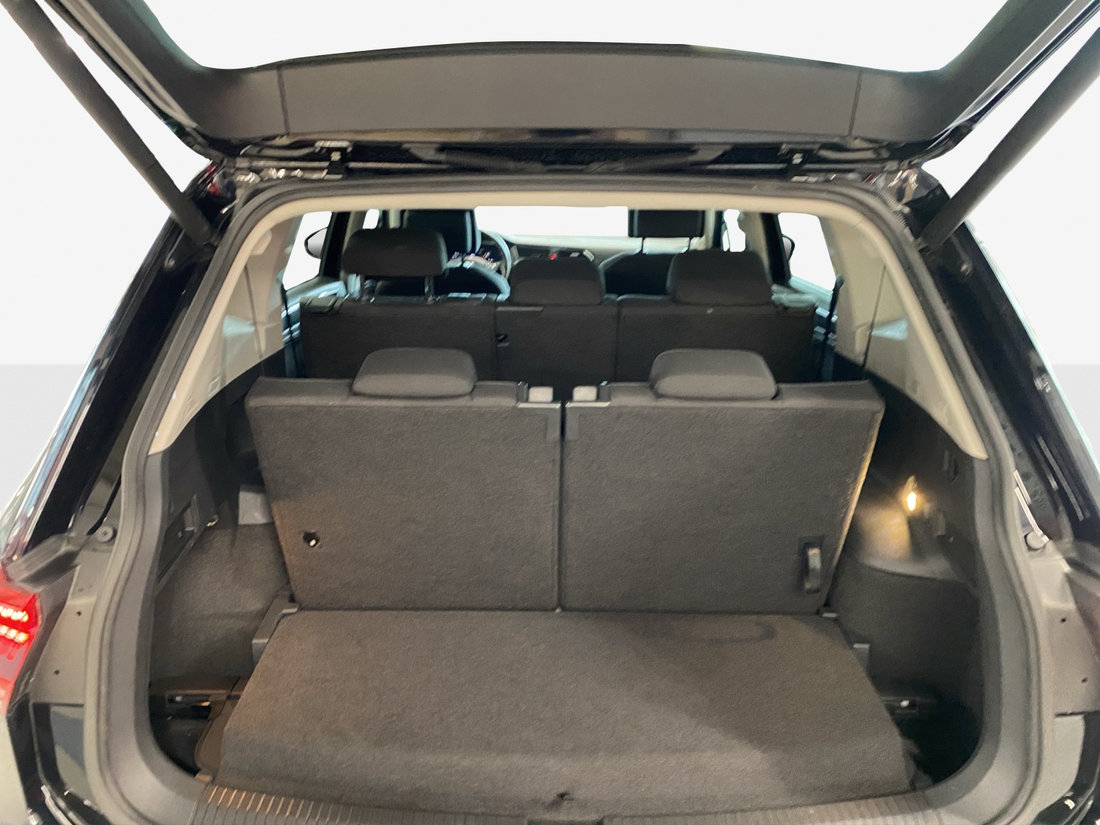 VW Tiguan Allspace 2.0TSI Highline 4Motion DSG-image-12