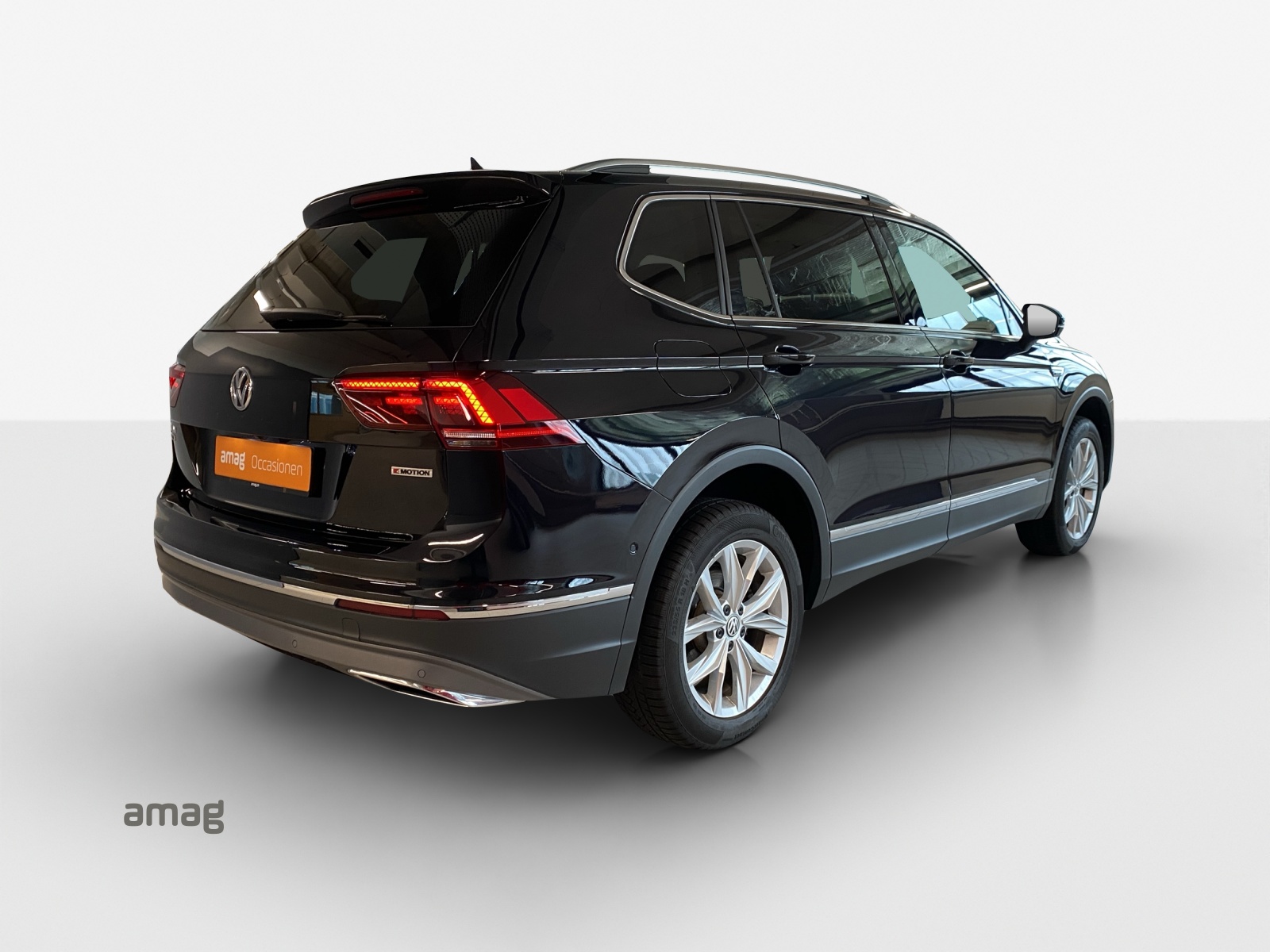 VW Tiguan Allspace 2.0TSI Highline 4Motion DSG-image-4