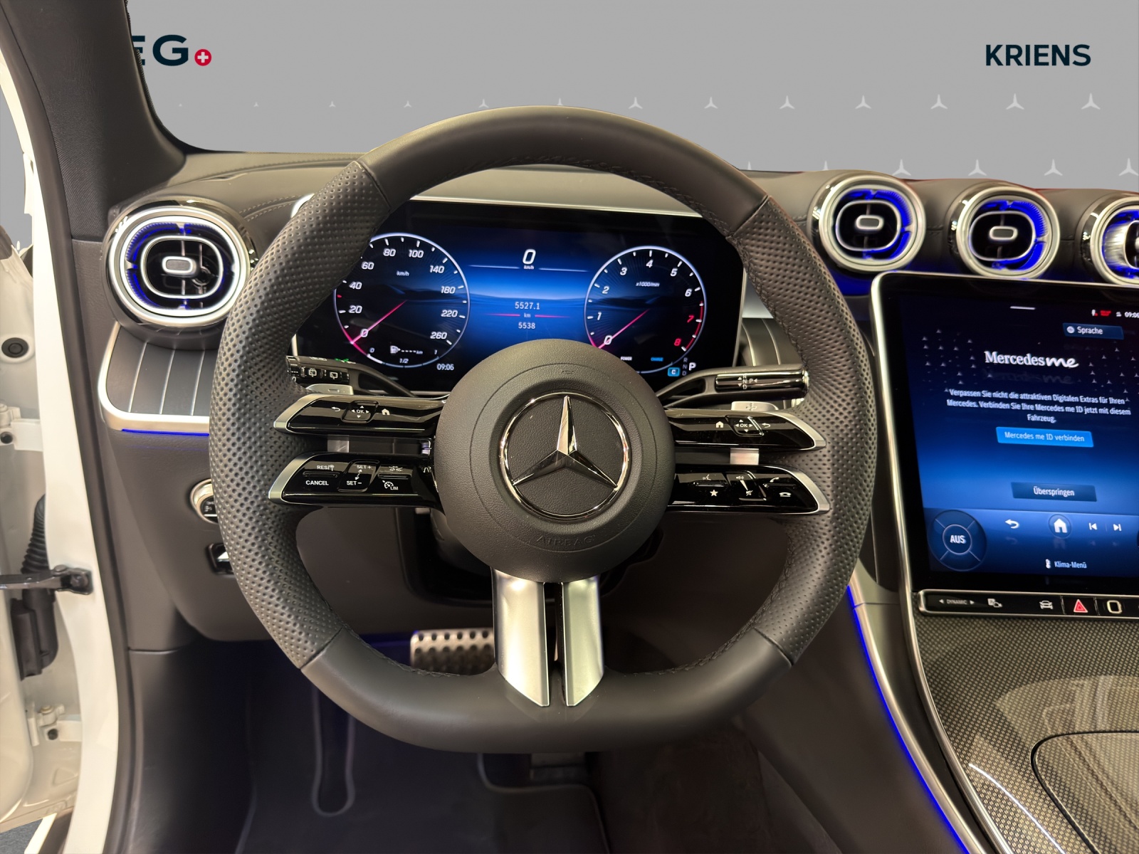 MERCEDES-BENZ GLC 300 4M - AMG / 360 Grad Kamera / Panorama-Dach / AHK /-image-9