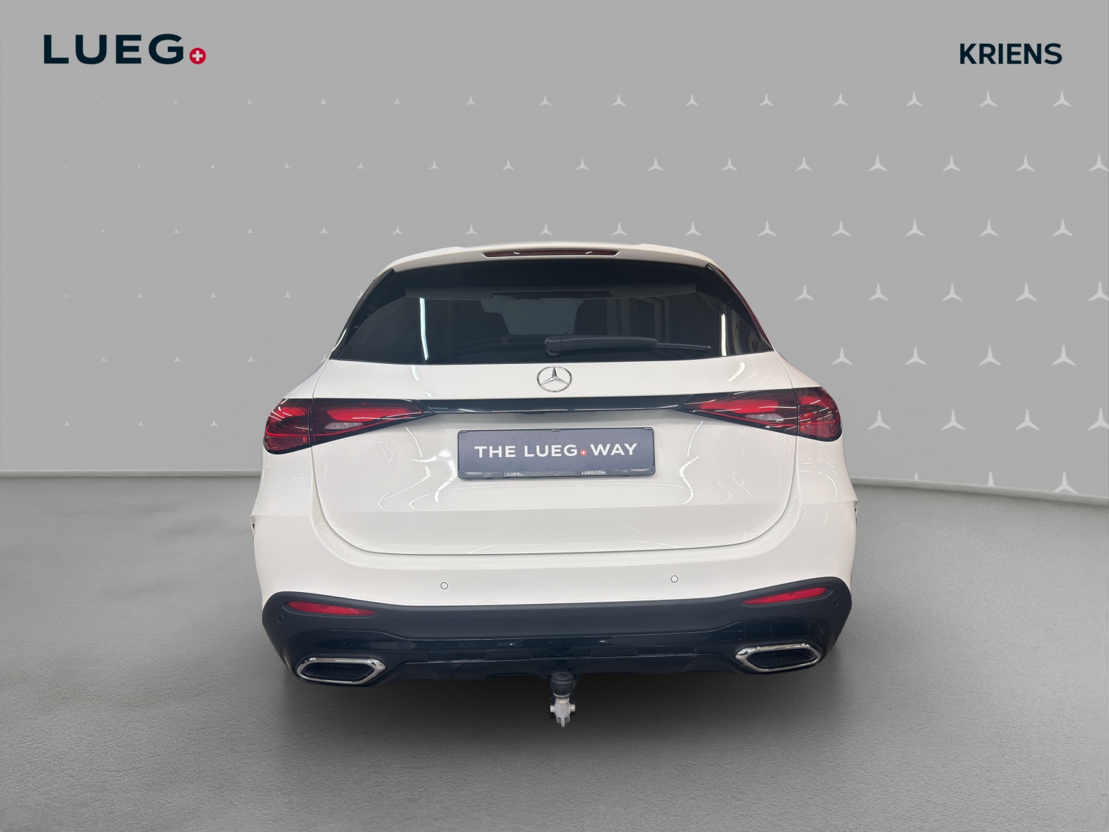 MERCEDES-BENZ GLC 300 4M - AMG / 360 Grad Kamera / Panorama-Dach / AHK /-image-3