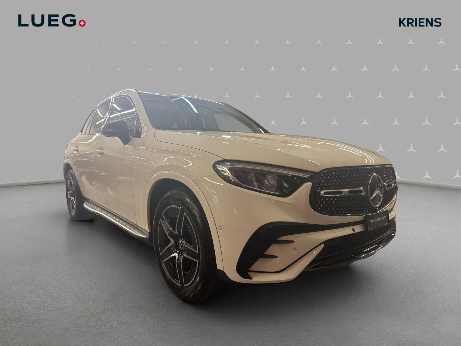 MERCEDES-BENZ GLC 300 4M - AMG / 360 Grad Kamera / Panorama-Dach / AHK /-image-4