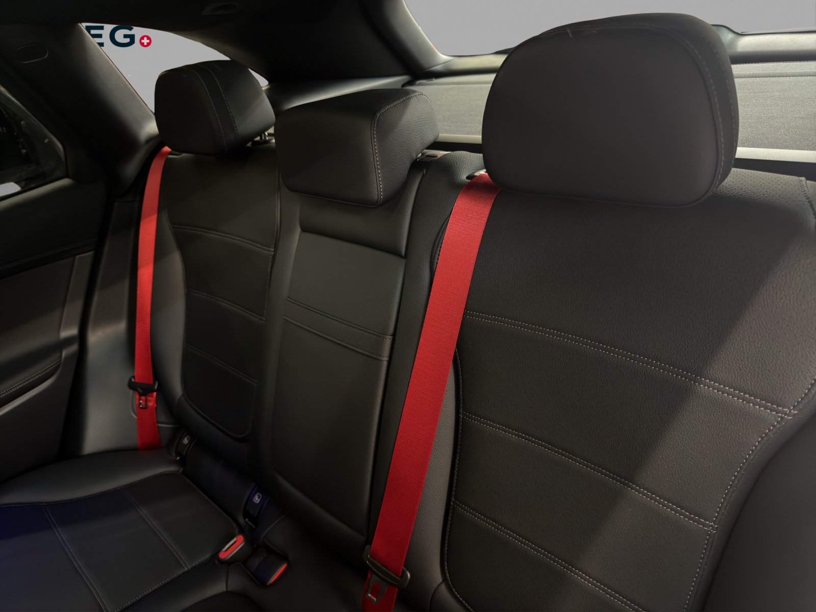 MERCEDES-BENZ GLC 300 4M - AMG / 360 Grad Kamera / Panorama-Dach / AHK /-image-13