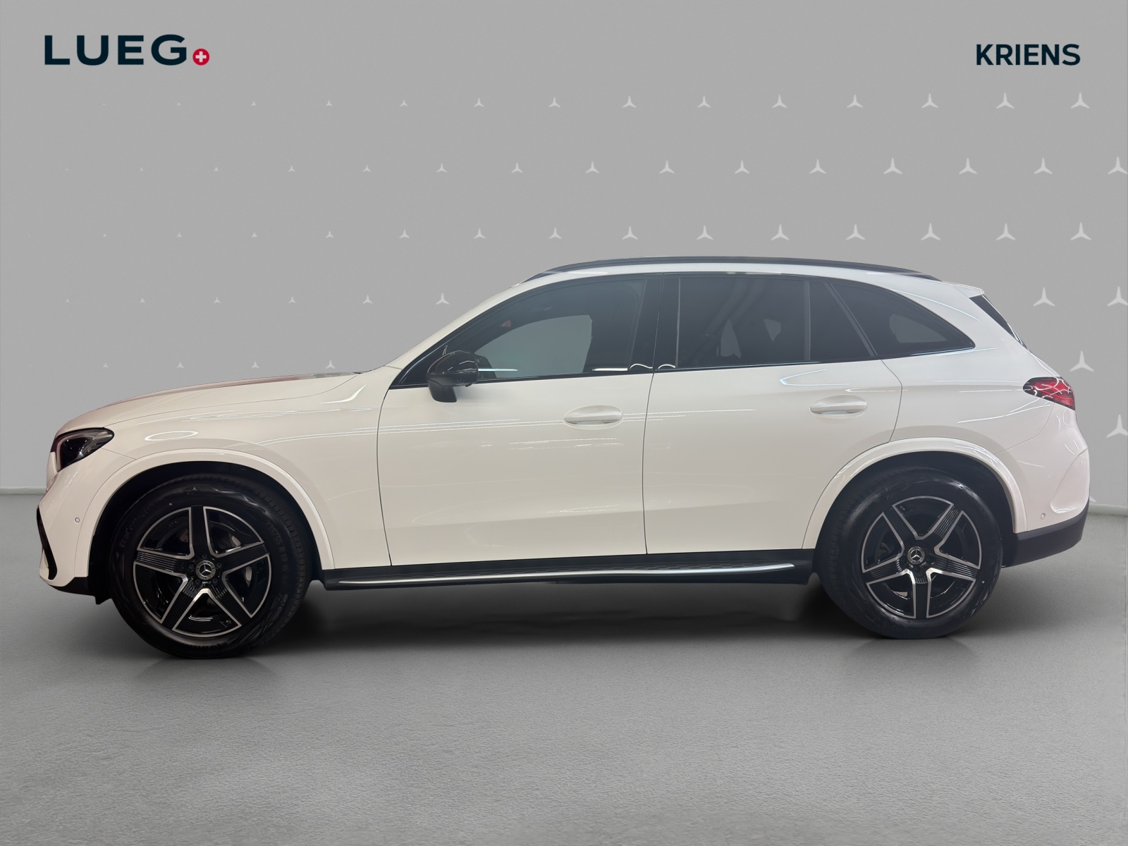 MERCEDES-BENZ GLC 300 4M - AMG / 360 Grad Kamera / Panorama-Dach / AHK /-image-1
