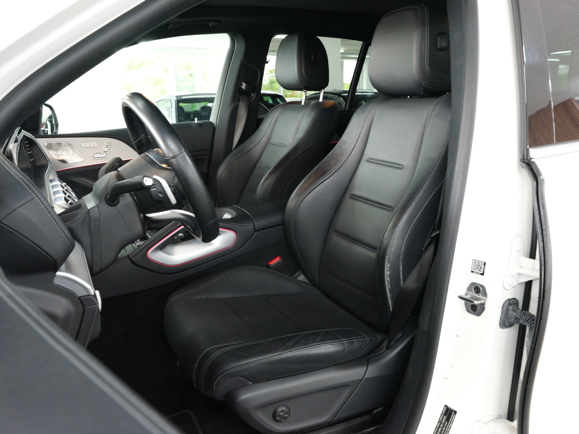MERCEDES-BENZ GLE 400 d 4Matic AMG Line 9G-Tronic *Softclose* *Panorama* *360 Kamera*-image-17