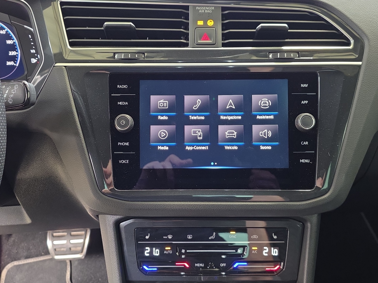 VW Tiguan 2.0TSI R-Line 4Motion DSG-image-10