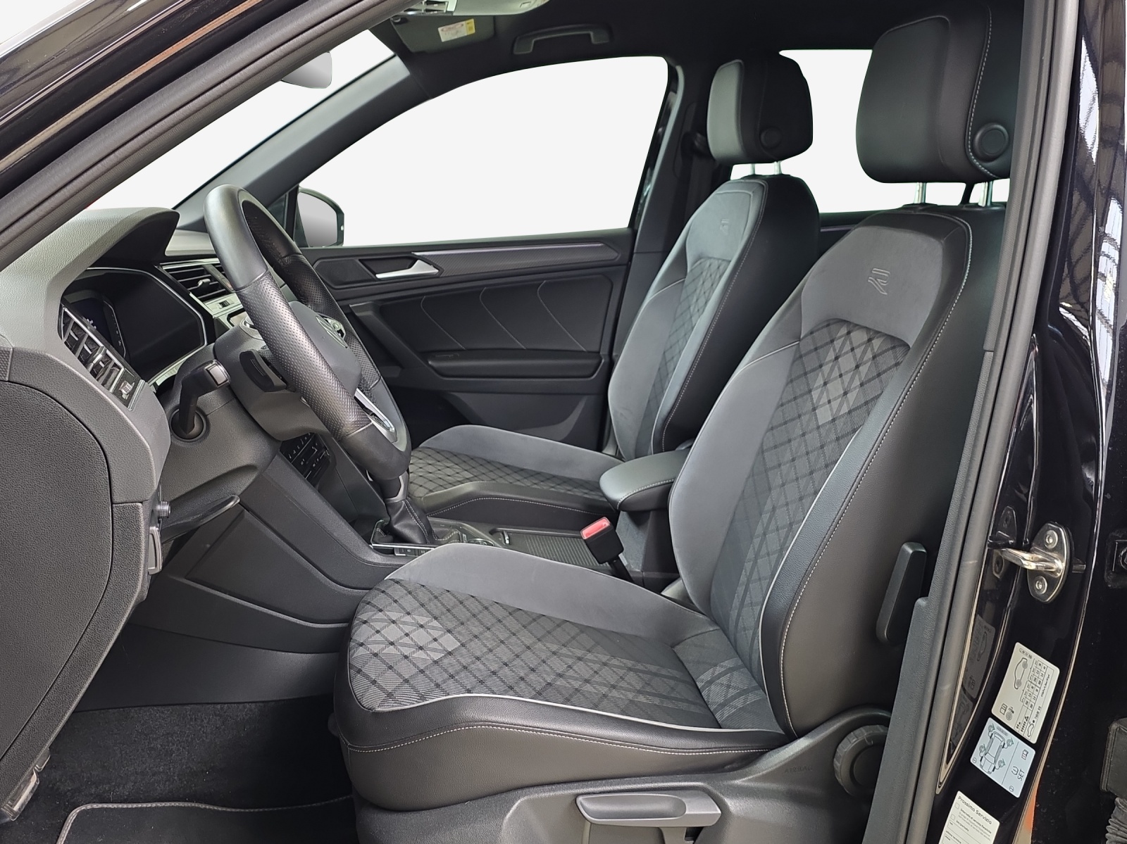 VW Tiguan 2.0TSI R-Line 4Motion DSG-image-7