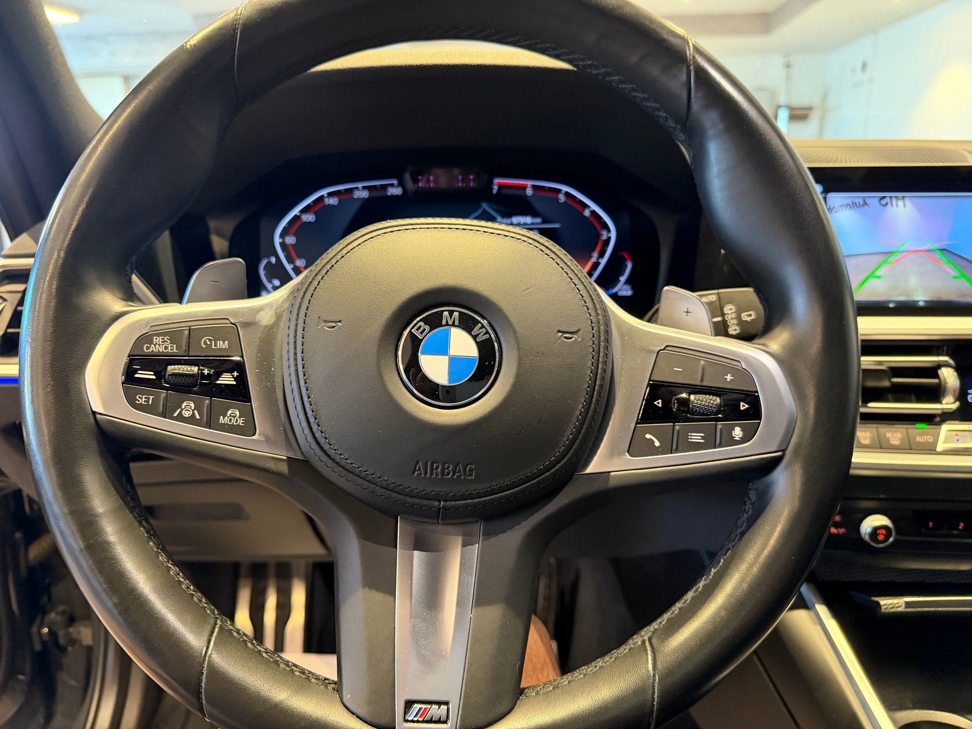 BMW 330i xDrive SAG Touring-image-22