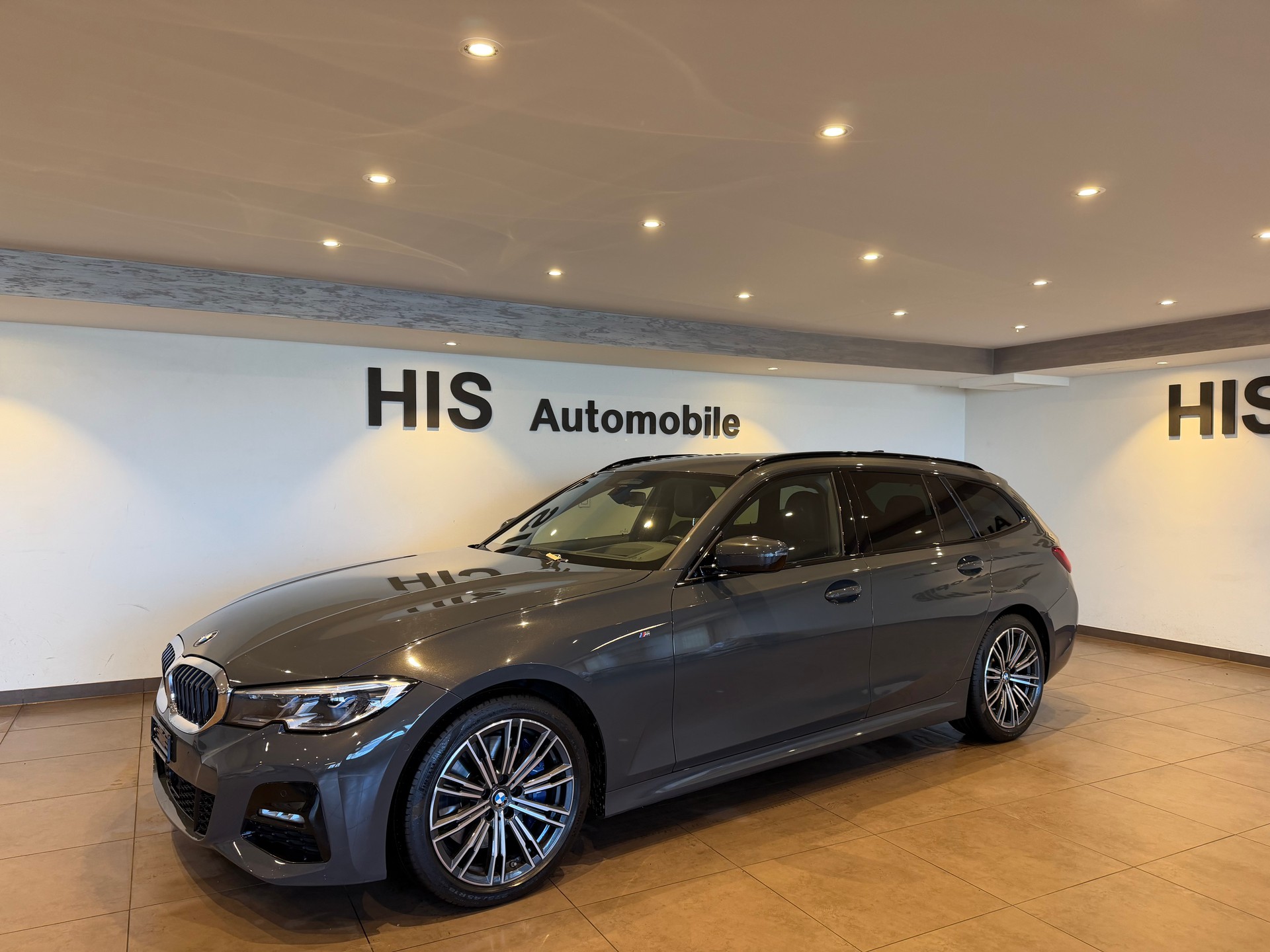BMW 330i xDrive SAG Touring-image-2