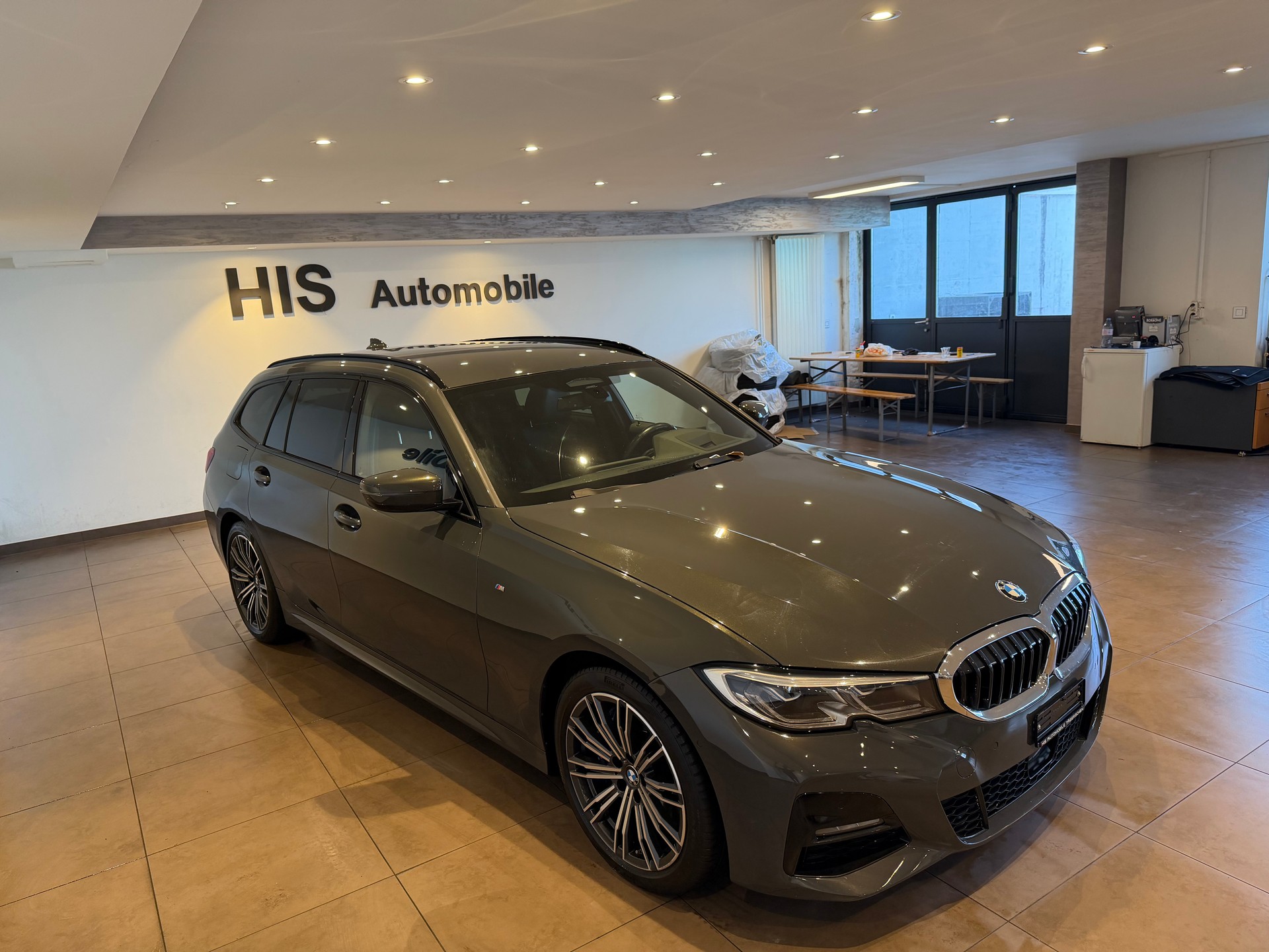 BMW 330i xDrive SAG Touring-image-6