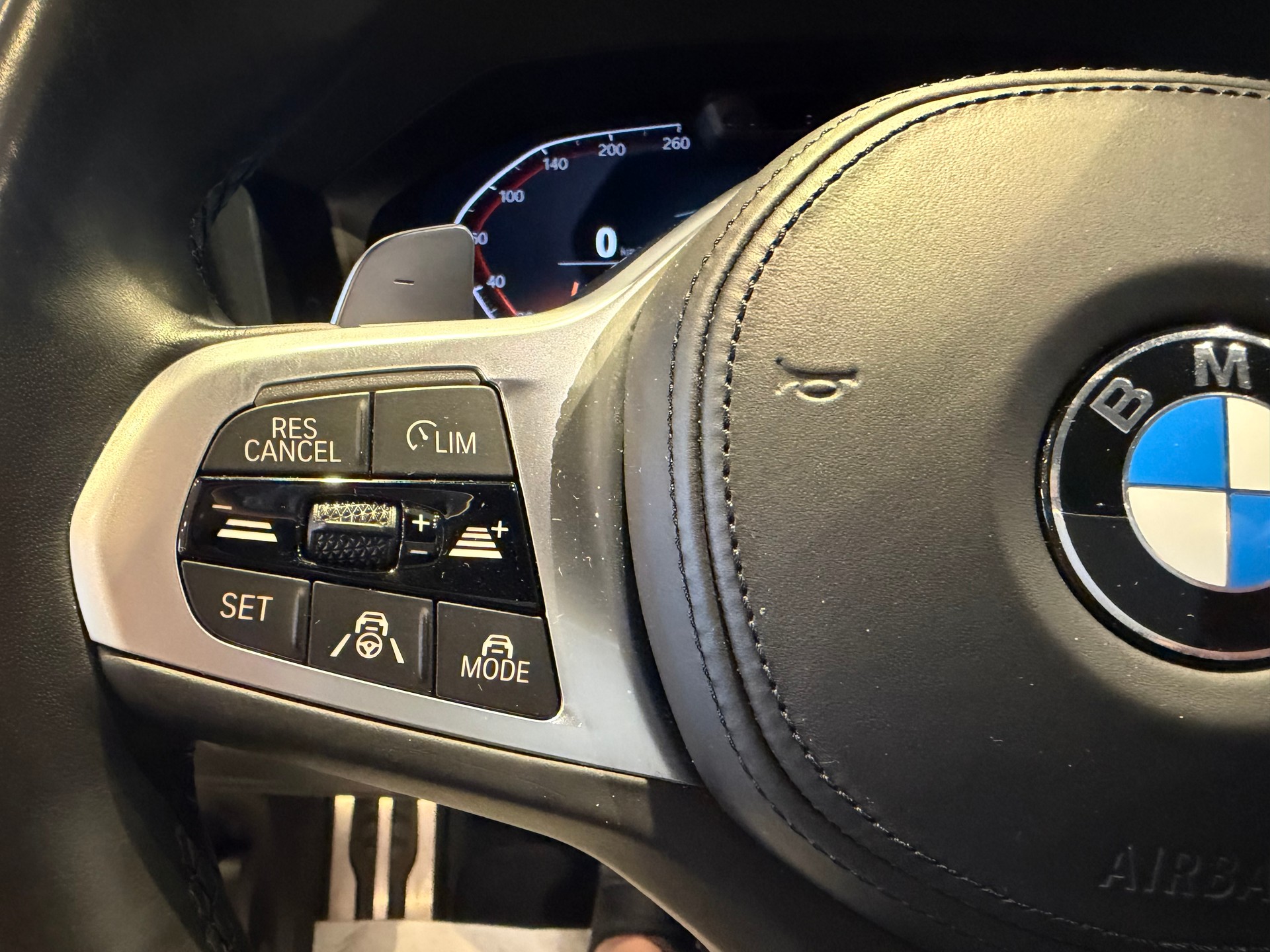 BMW 330i xDrive SAG Touring-image-23