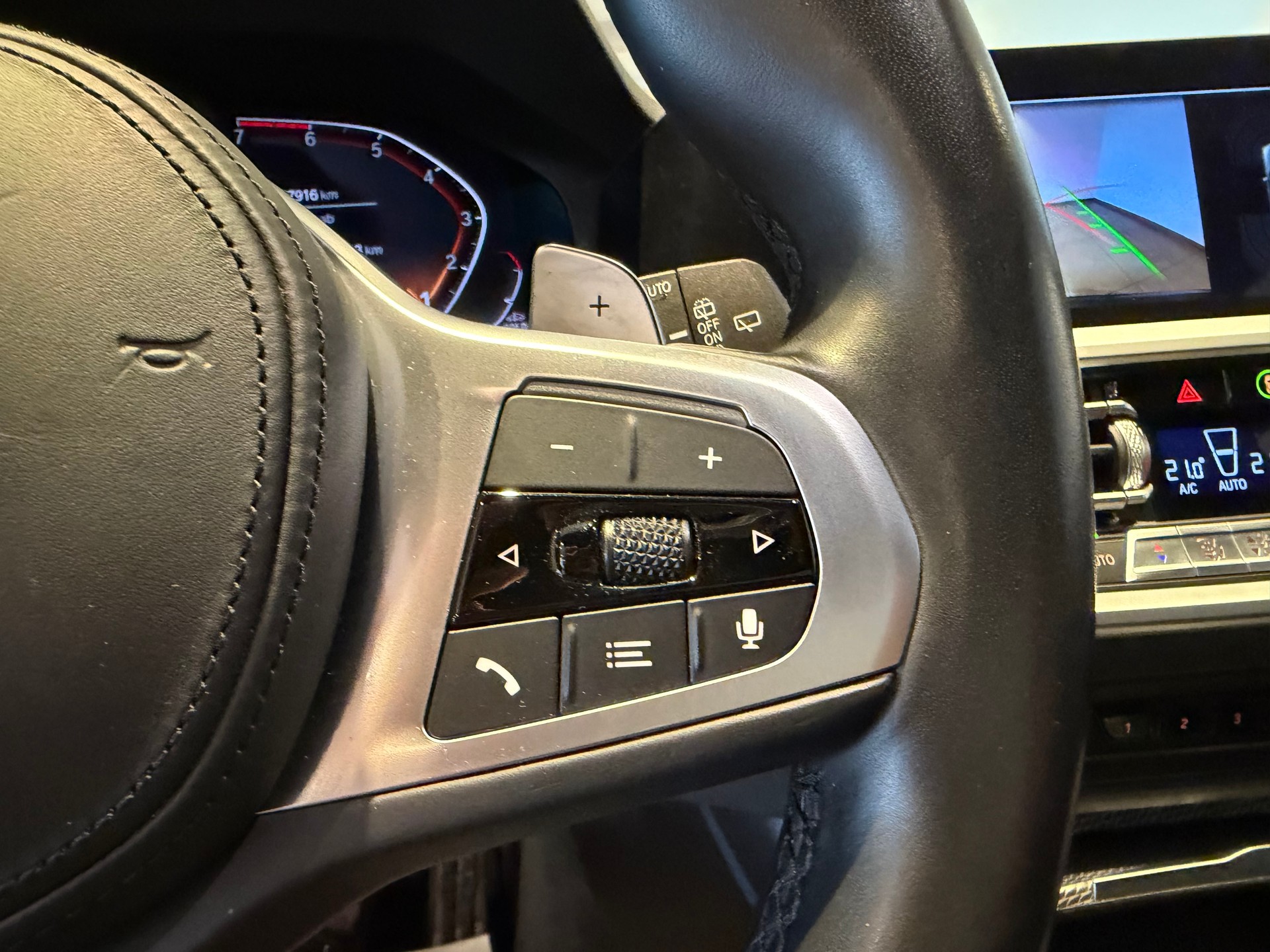 BMW 330i xDrive SAG Touring-image-20