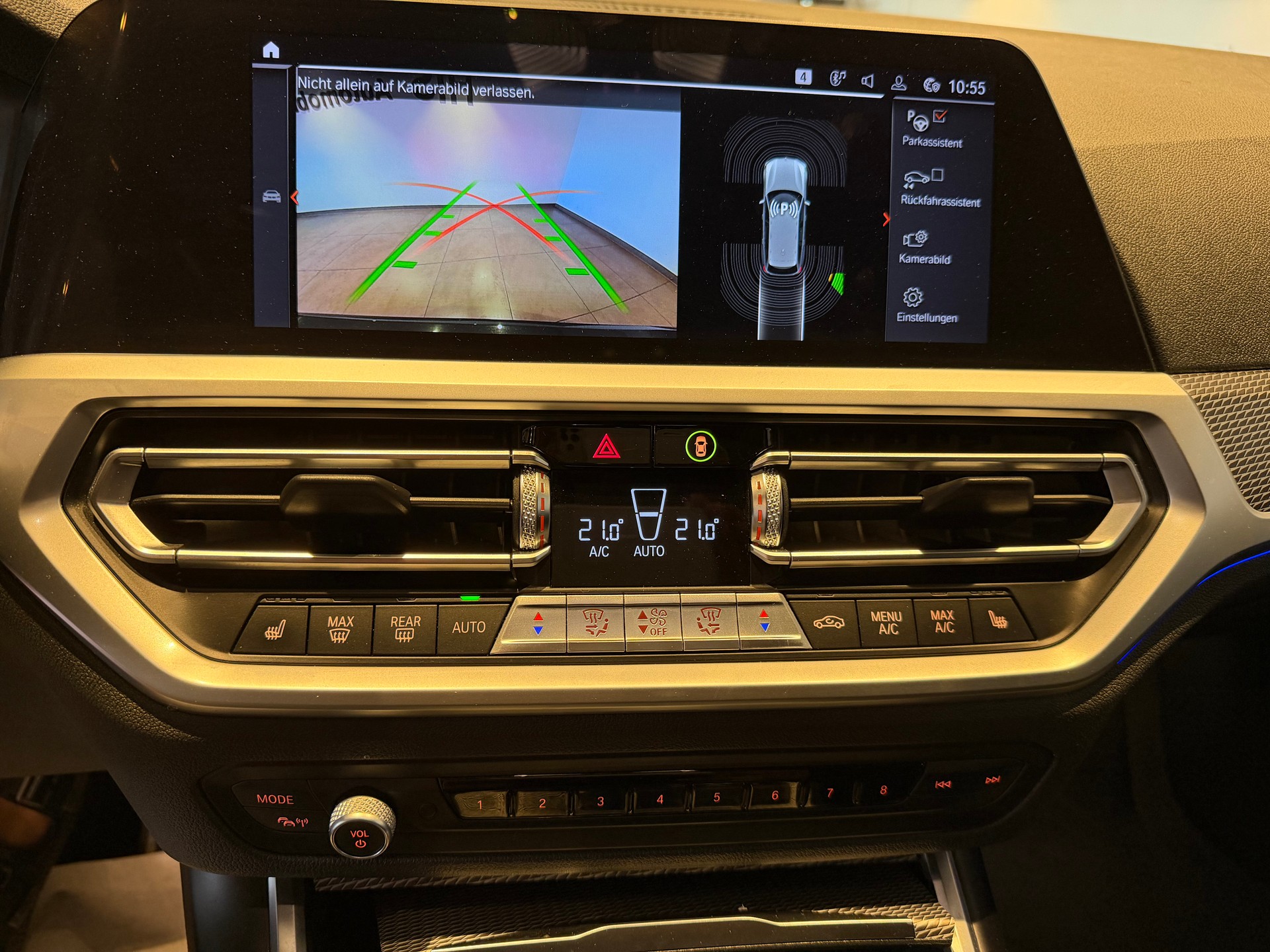 BMW 330i xDrive SAG Touring-image-17