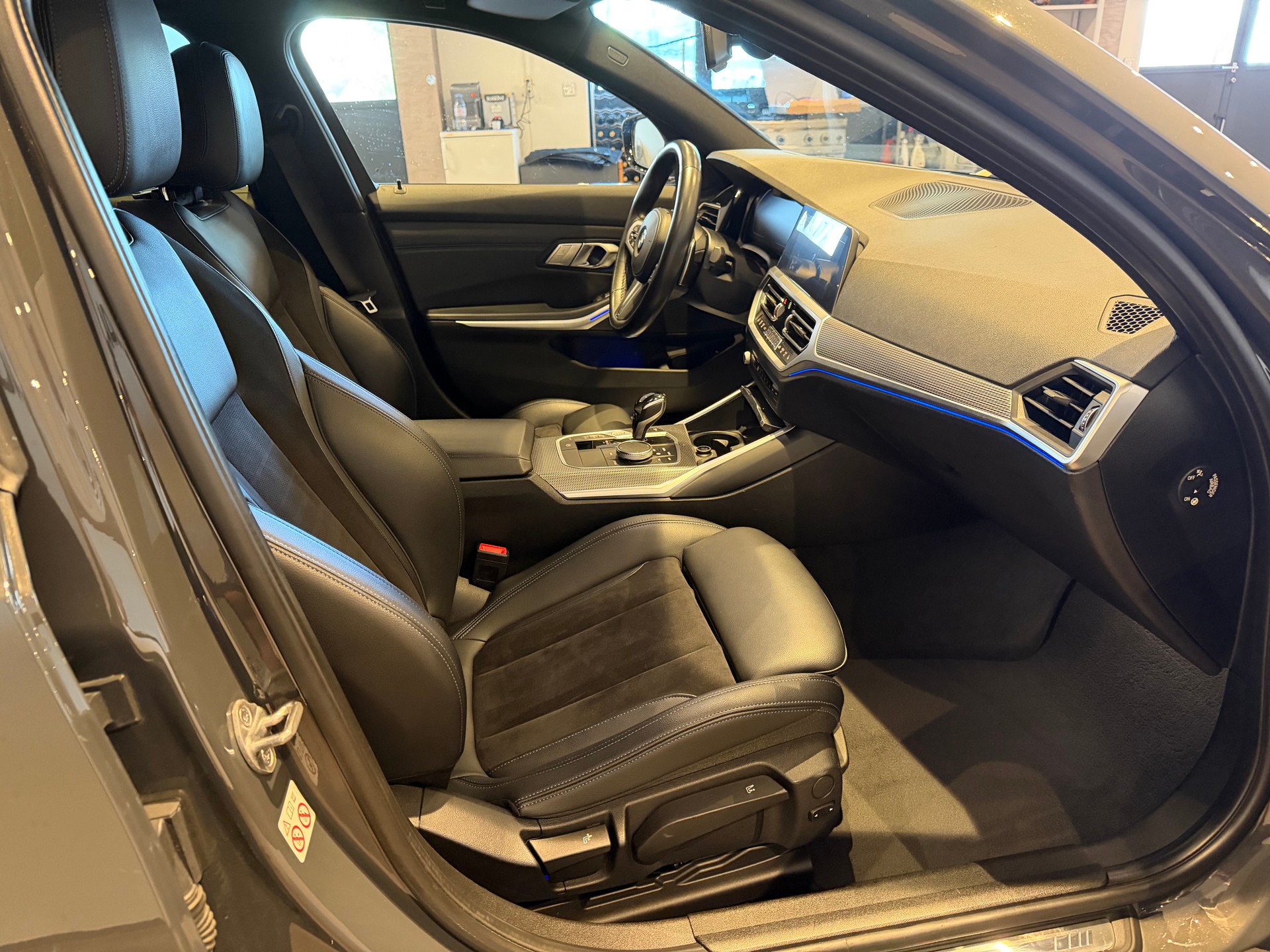 BMW 330i xDrive SAG Touring-image-9