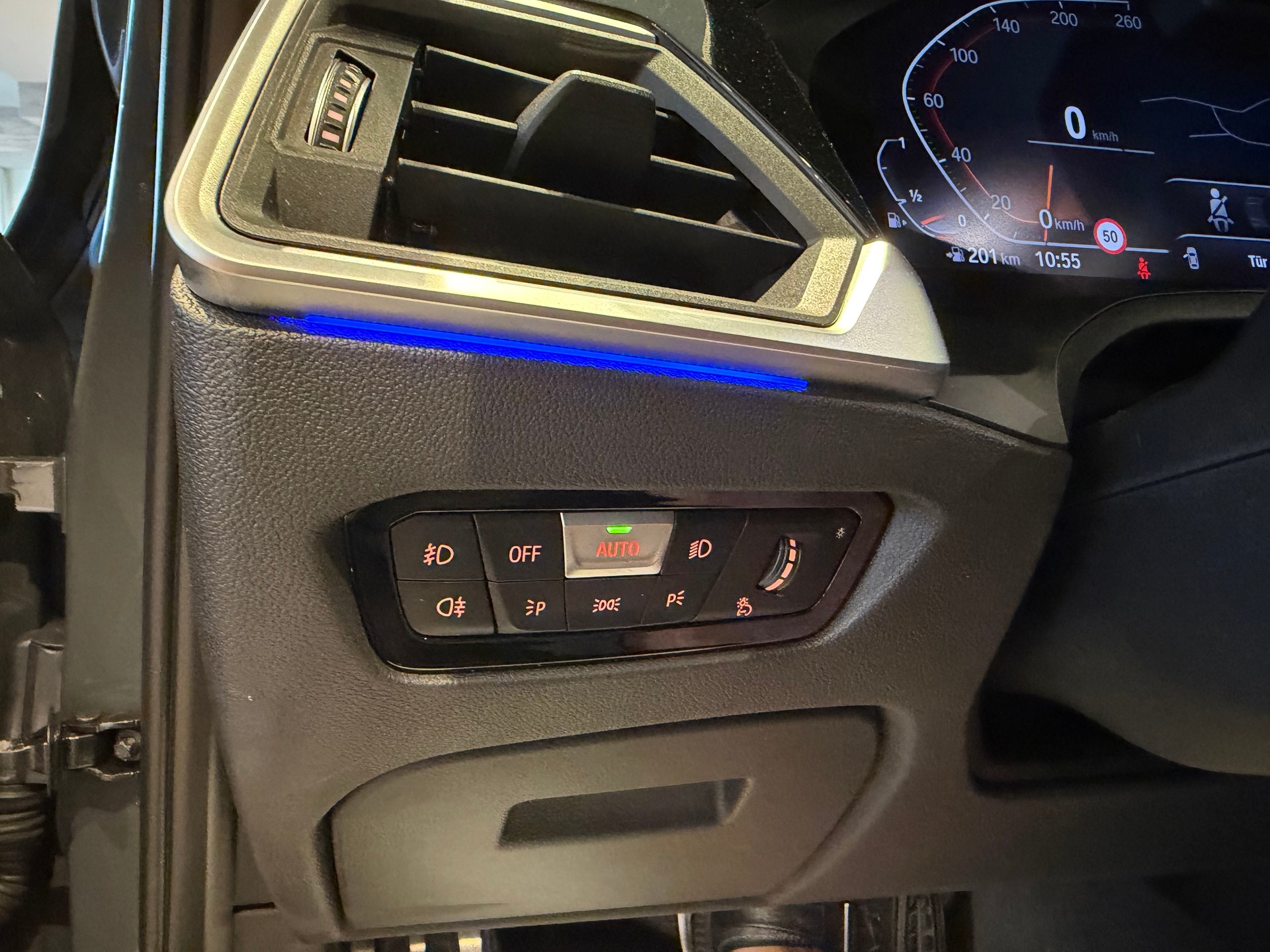 BMW 330i xDrive SAG Touring-image-19
