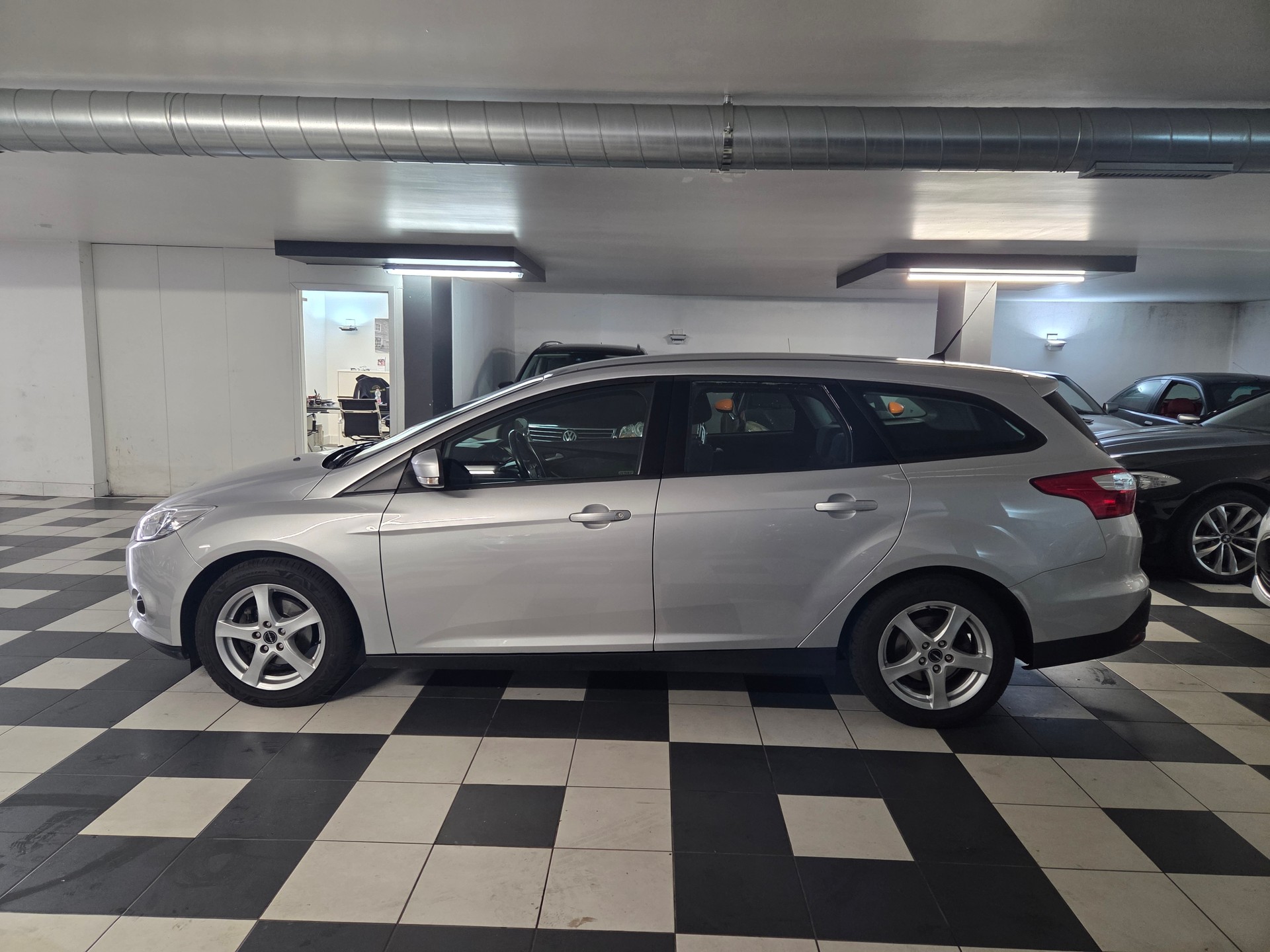 FORD Focus 1.0 SCTi Business-image-1