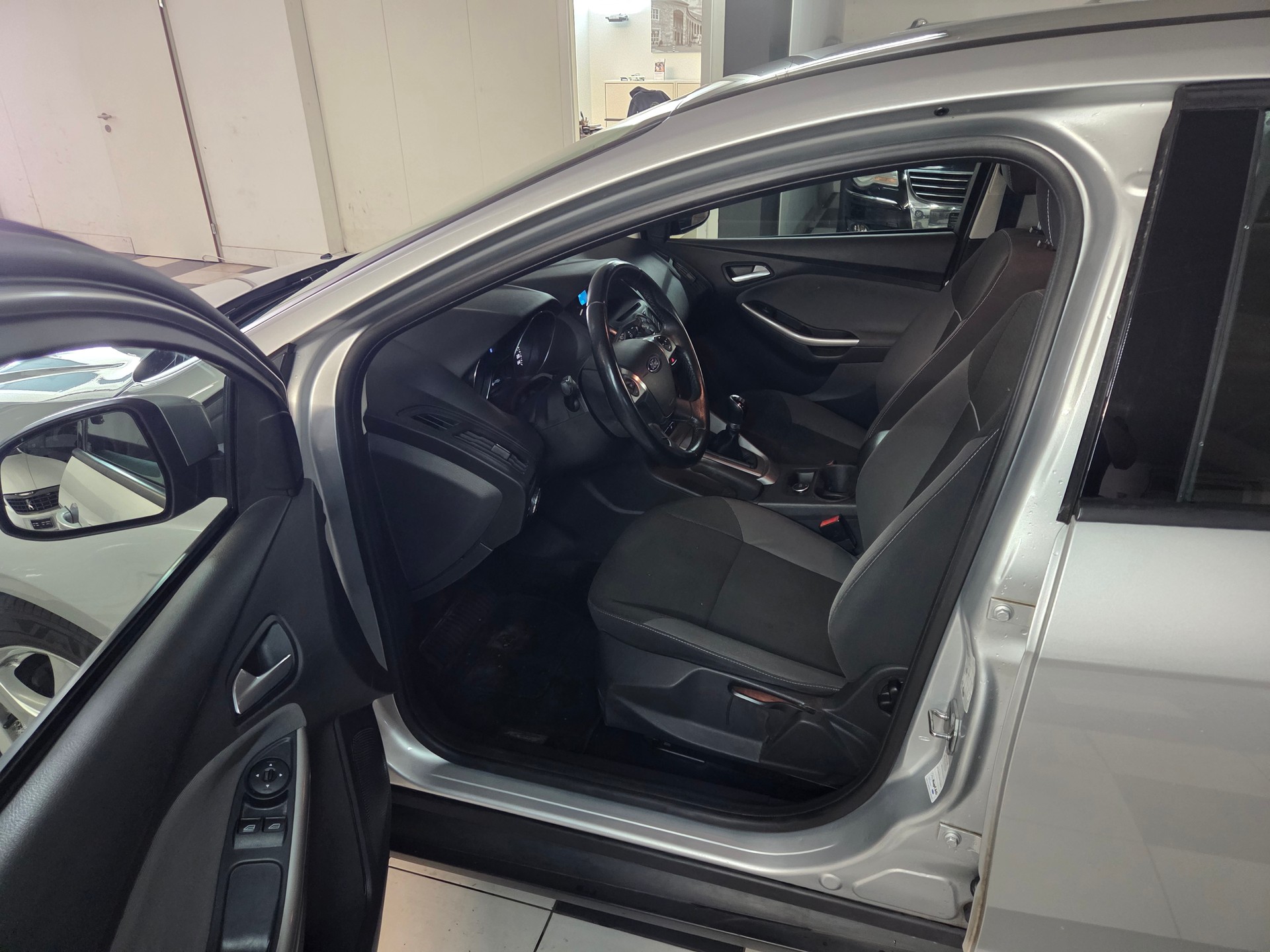 FORD Focus 1.0 SCTi Business-image-8