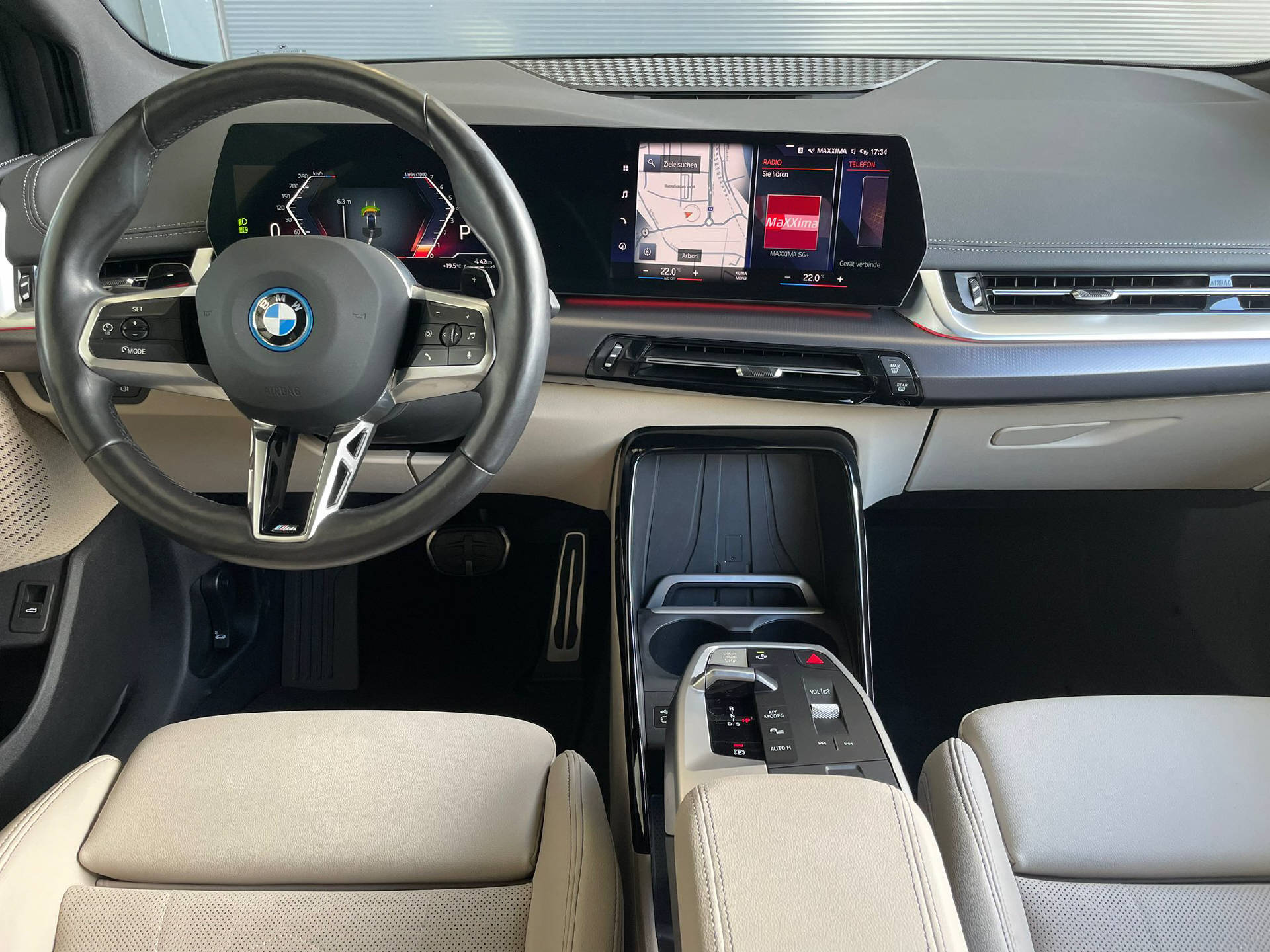 BMW 225e xDrive paddles Active Tourer-image-6