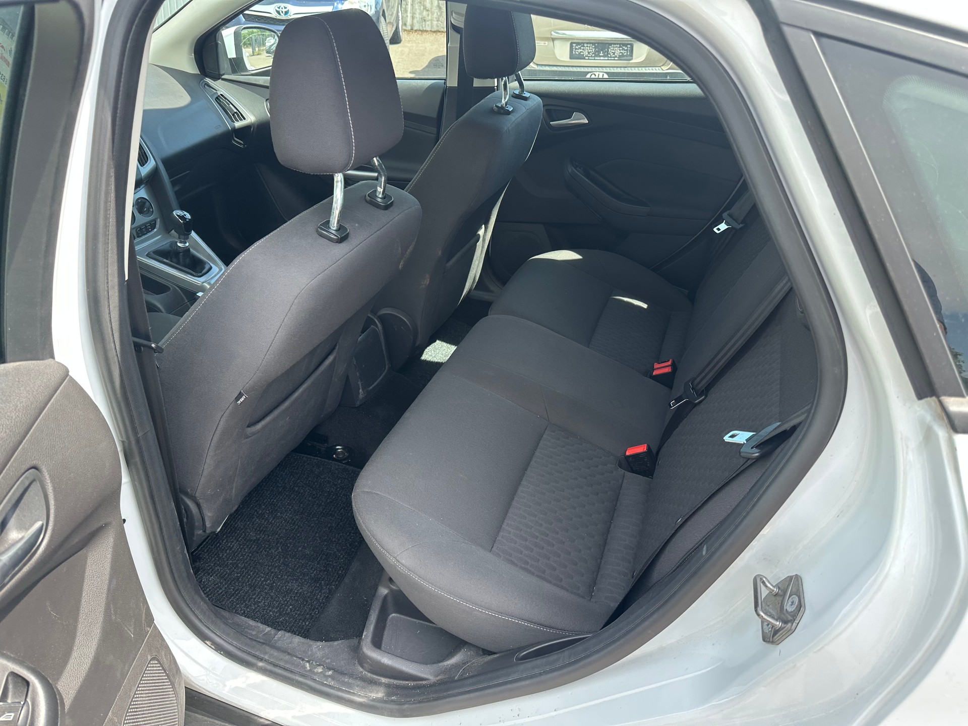 FORD Focus 1.0 SCTi Titanium-image-7