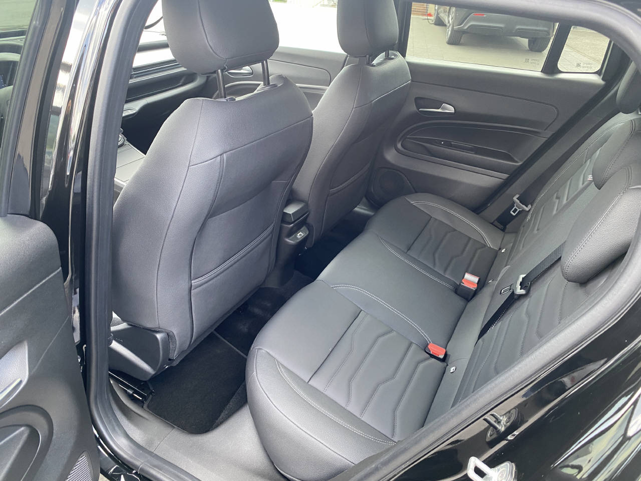 JEEP Avenger 1.2 MHEV Summit-image-5