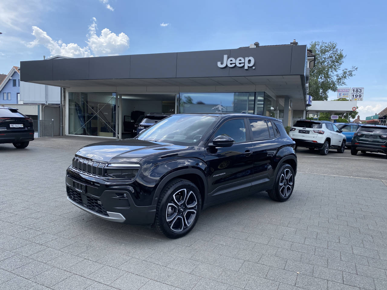 JEEP Avenger 1.2 MHEV Summit-image-2