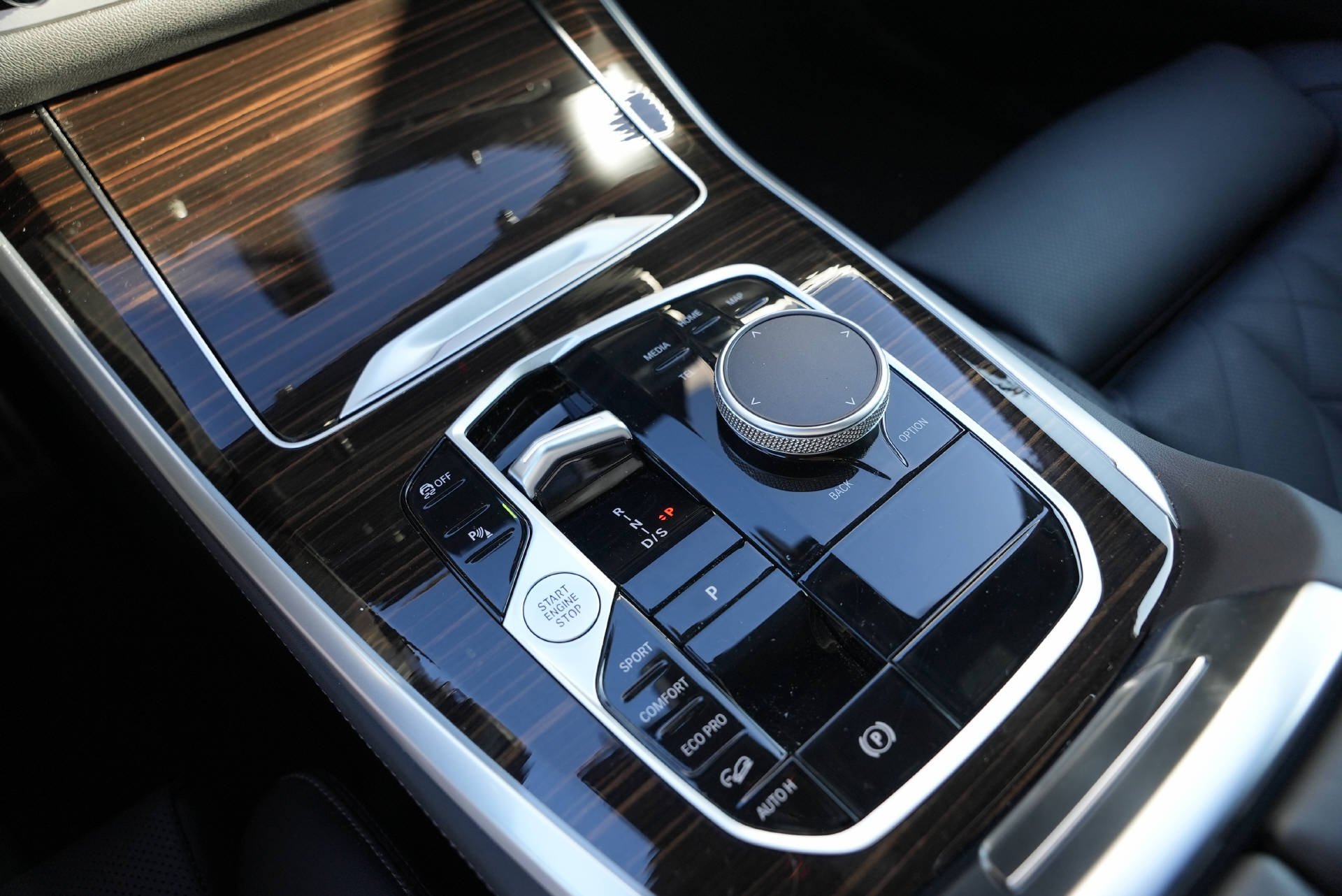 BMW X5 xDrive 48V 40d M Sport Pro Steptronic-image-14