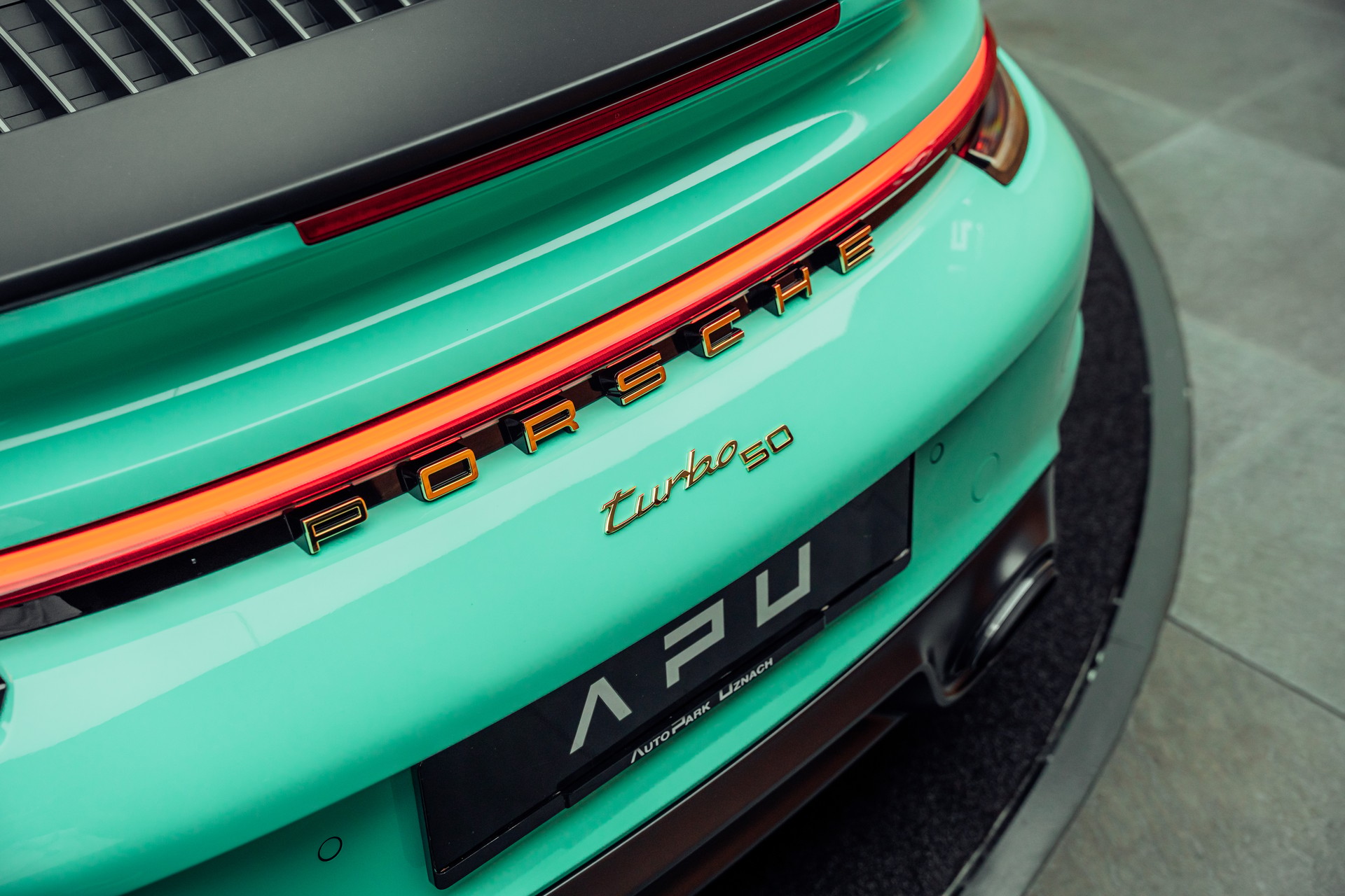 PORSCHE 911 Turbo 50 Jahre PTS Mintgrün 1/1974-image-22