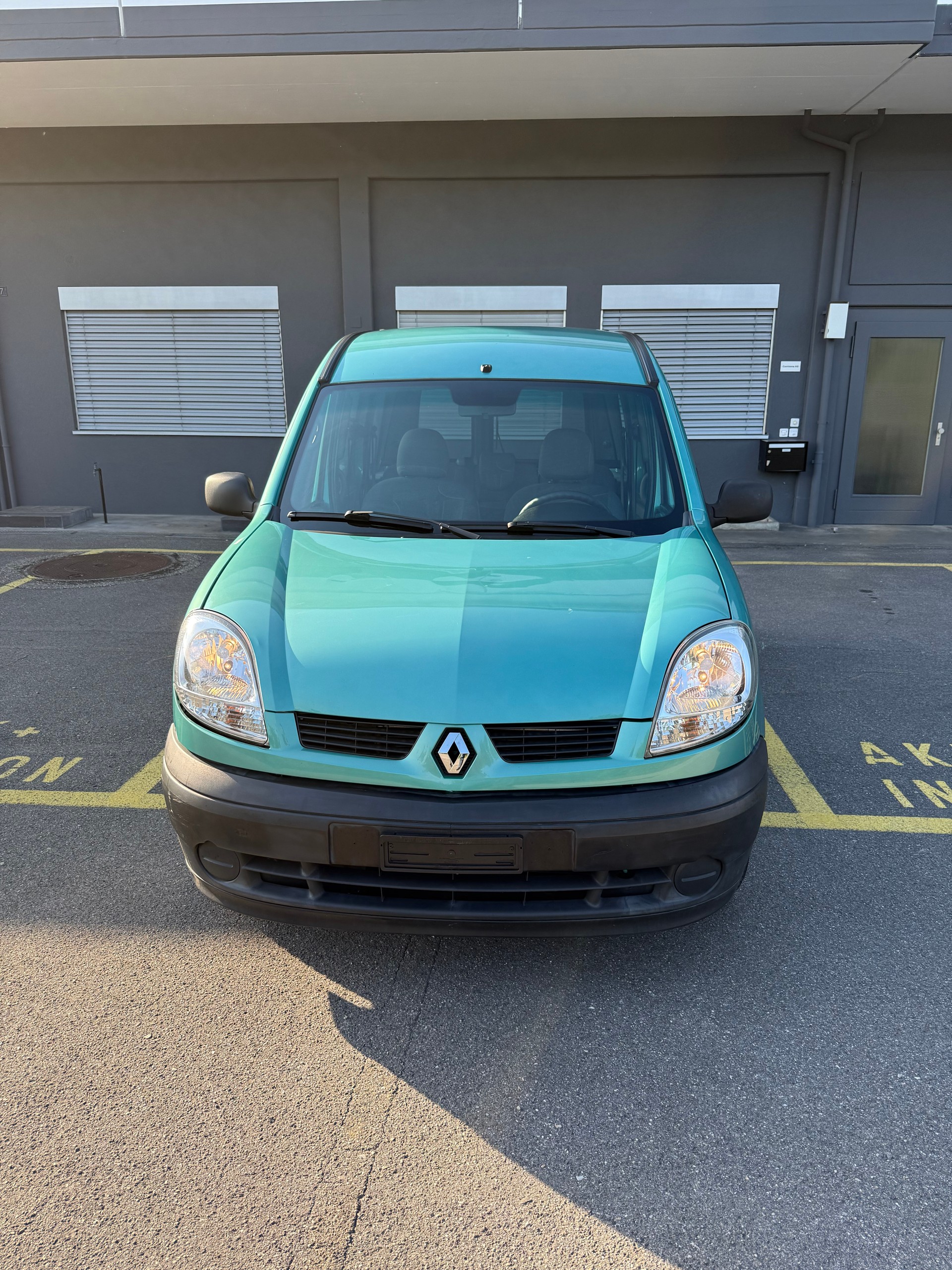 RENAULT Kangoo 1.4 Privilège-image-0