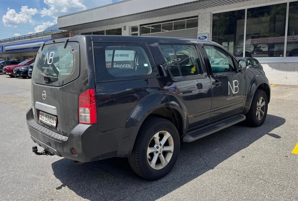 NISSAN Pathfinder 2.5 dCi XE-image-1