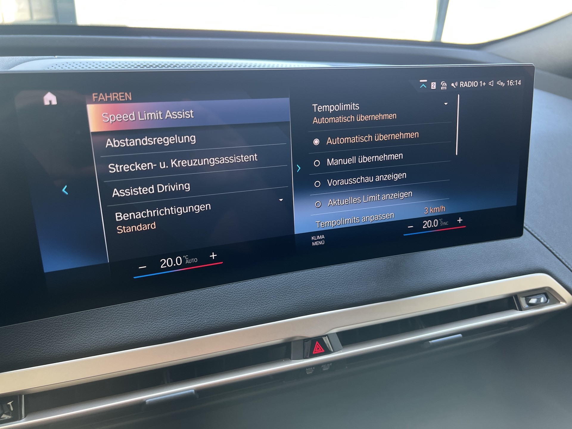 BMW iX xDrive50-image-17