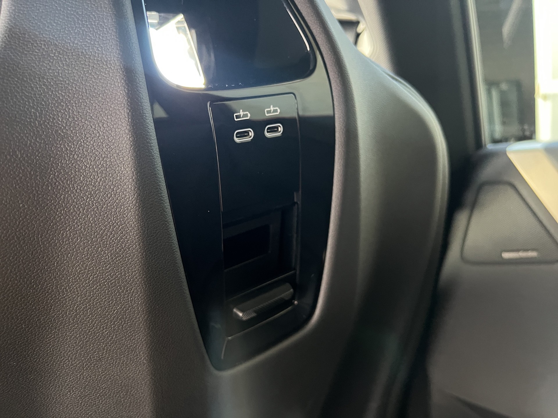 BMW iX xDrive50-image-24
