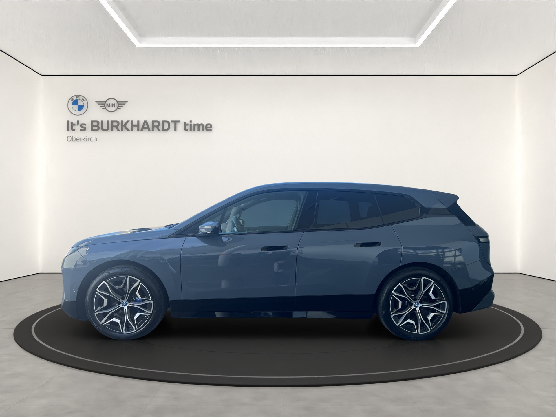 BMW iX xDrive50-image-1