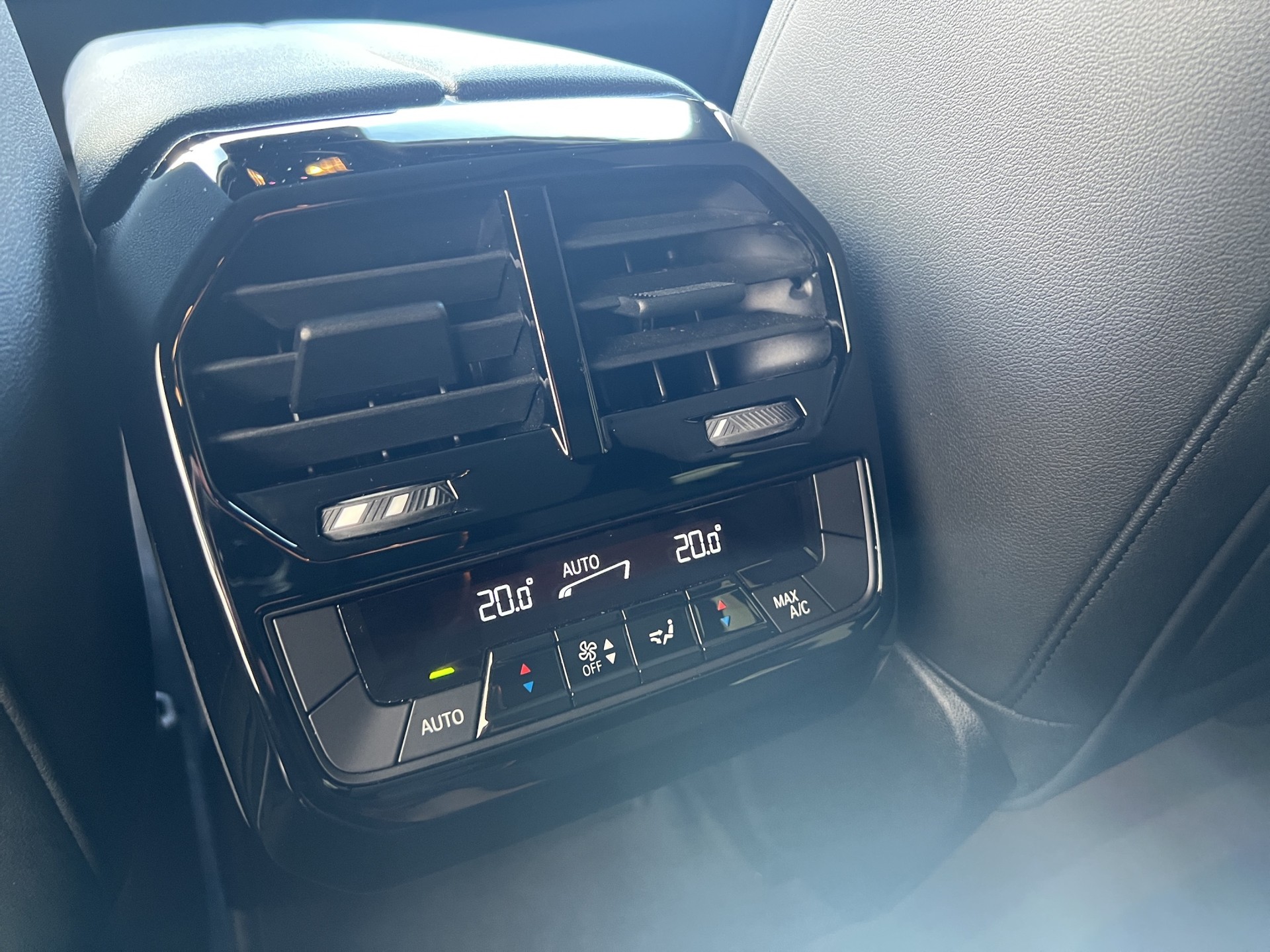 BMW iX xDrive50-image-23