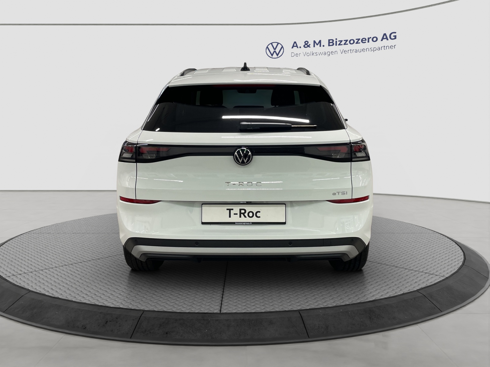 VW T-Roc 1.5 eTSI mHEV Life DSG-image-3