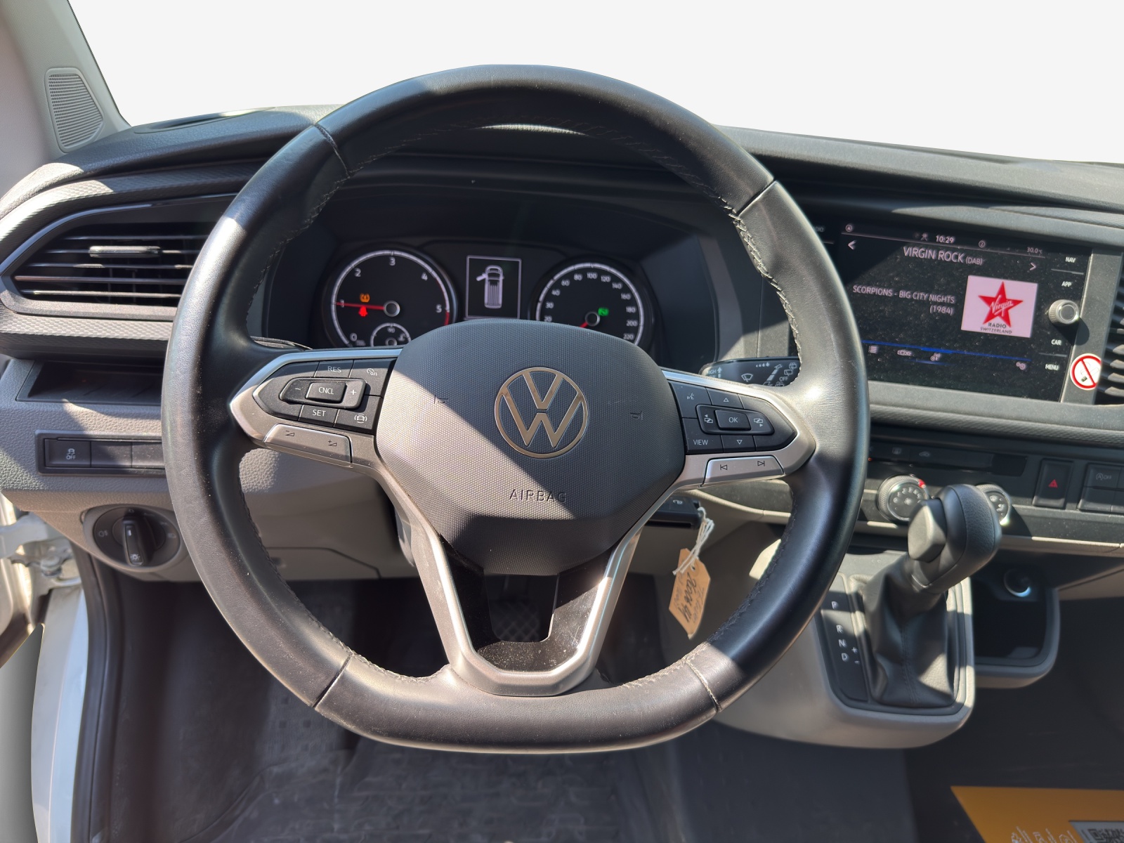 VW T6.1 2.0 TDI 4Motion DSG-image-9