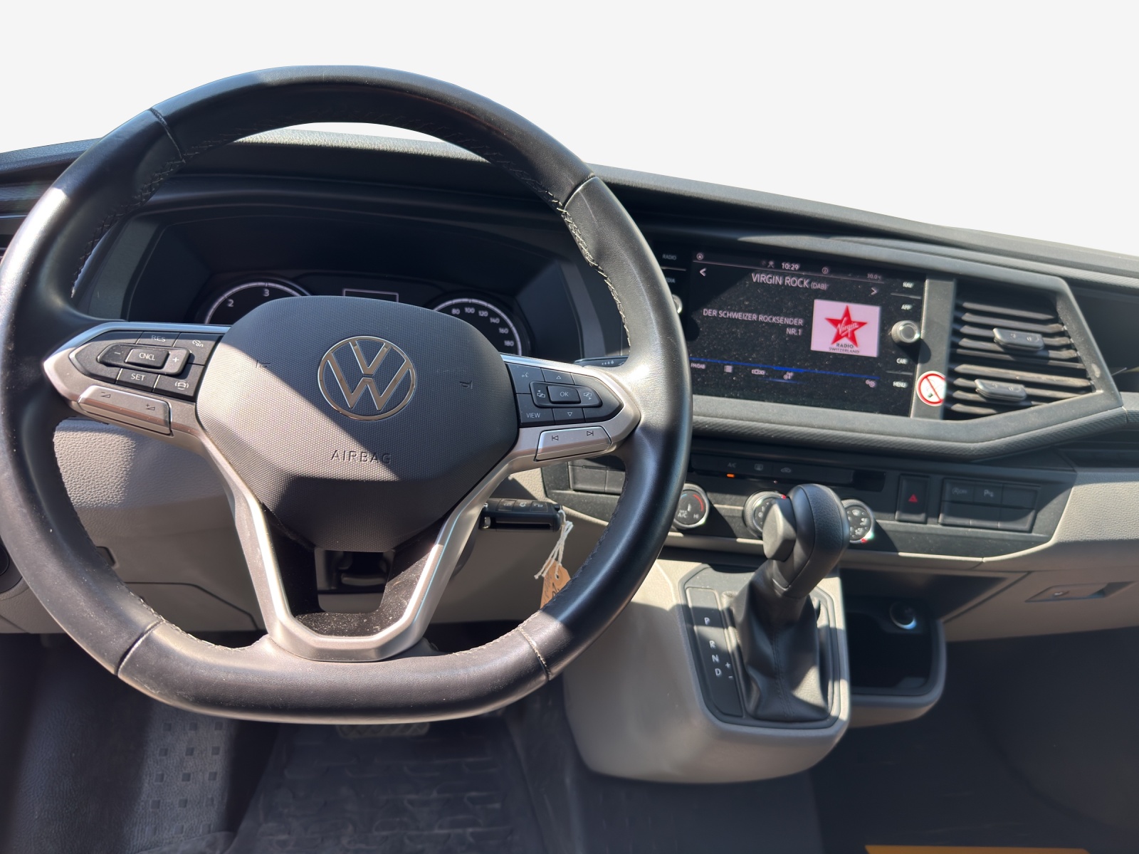 VW T6.1 2.0 TDI 4Motion DSG-image-8