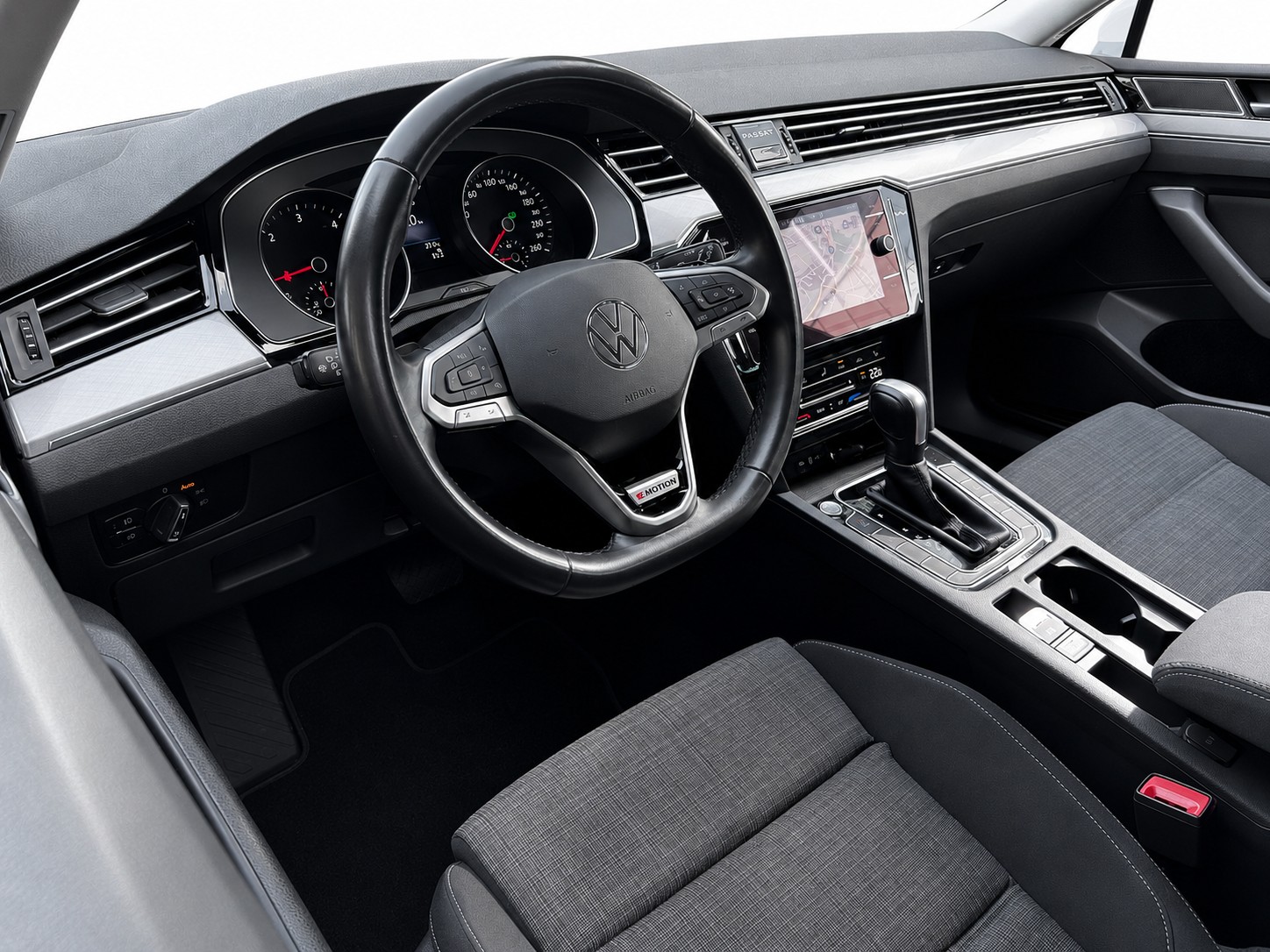 VW Passat Variant 2.0 TDI 200 Business DSG 4m CH FAHRZEUG AUS 1. HAND-image-12
