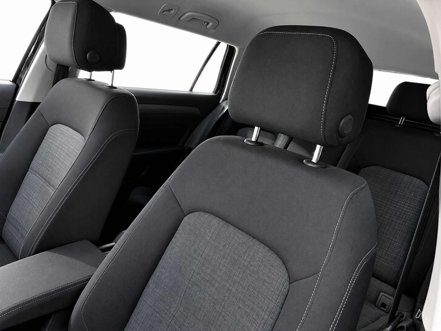 VW Passat Variant 2.0 TDI 200 Business DSG 4m CH FAHRZEUG AUS 1. HAND-image-13
