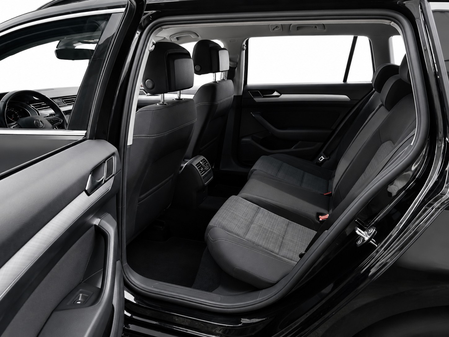 VW Passat Variant 2.0 TDI 200 Business DSG 4m CH FAHRZEUG AUS 1. HAND-image-11