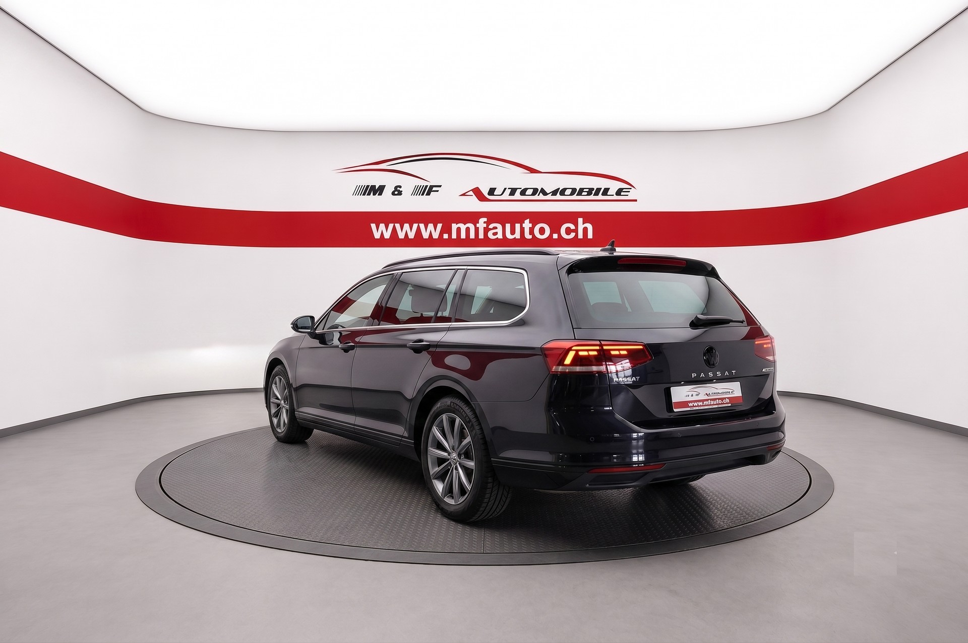 VW Passat Variant 2.0 TDI 200 Business DSG 4m CH FAHRZEUG AUS 1. HAND-image-3