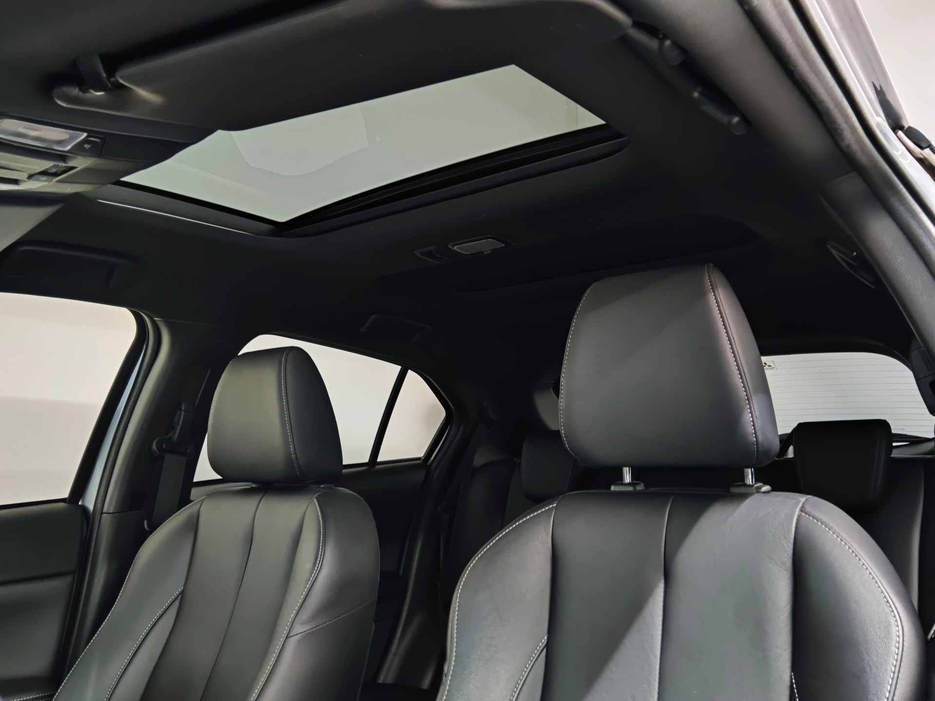 MITSUBISHI Eclipse Cross 2.4 PHEV Diamond 4x4-image-6