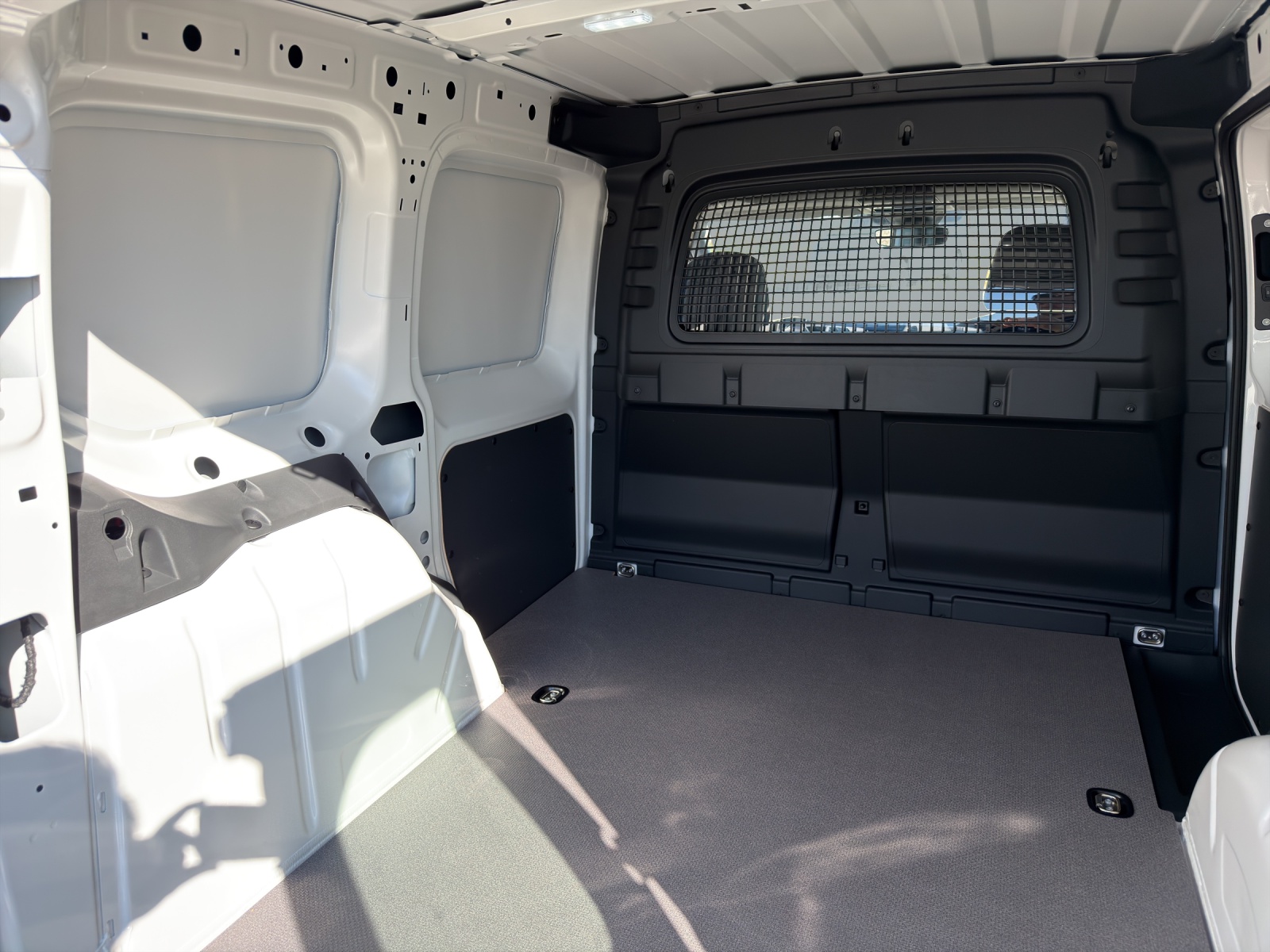 VW Caddy Cargo 2.0TDI-image-14