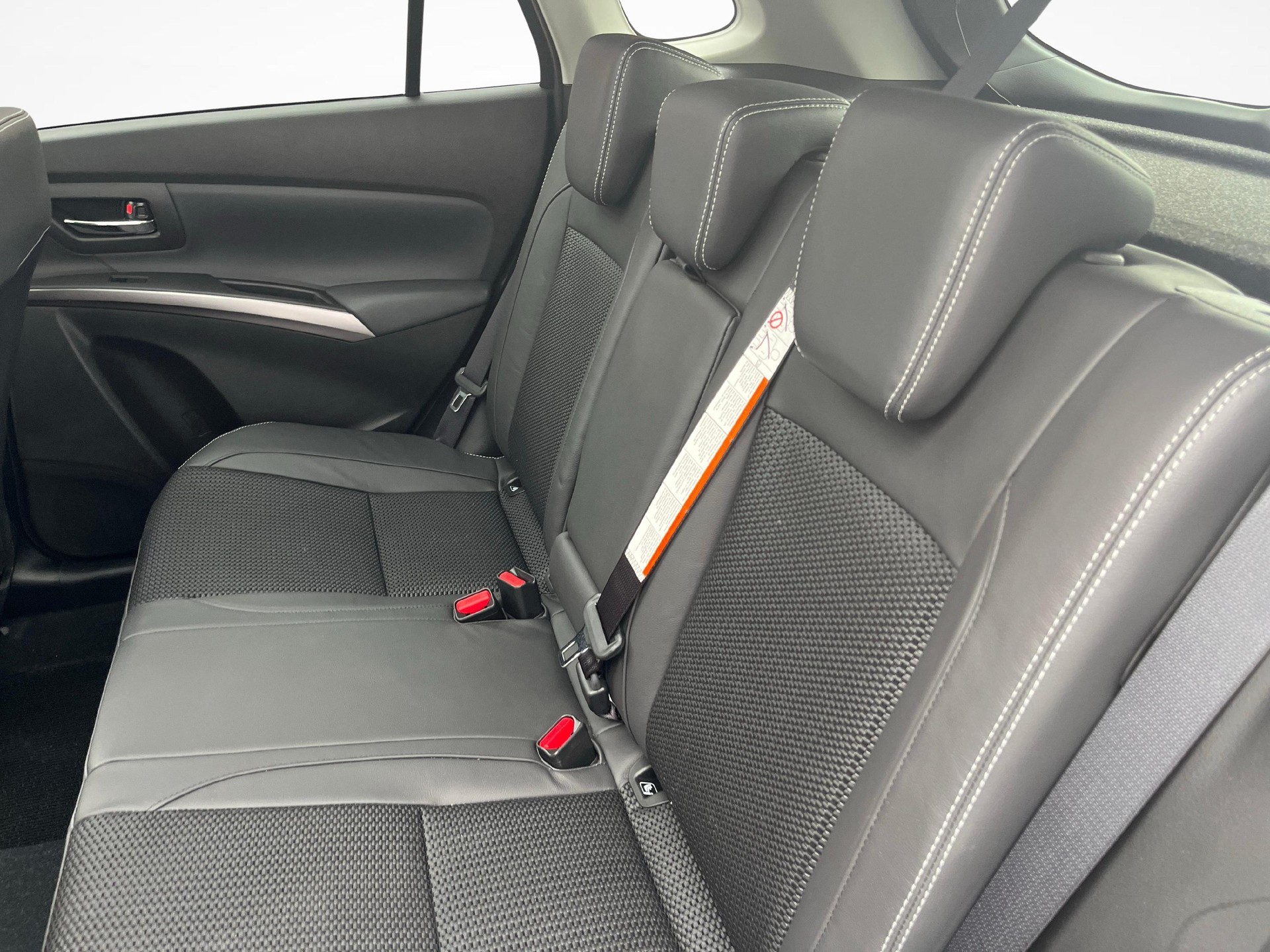SUZUKI S-Cross 1.4 T Compact Top Hybrid 4x4-image-10