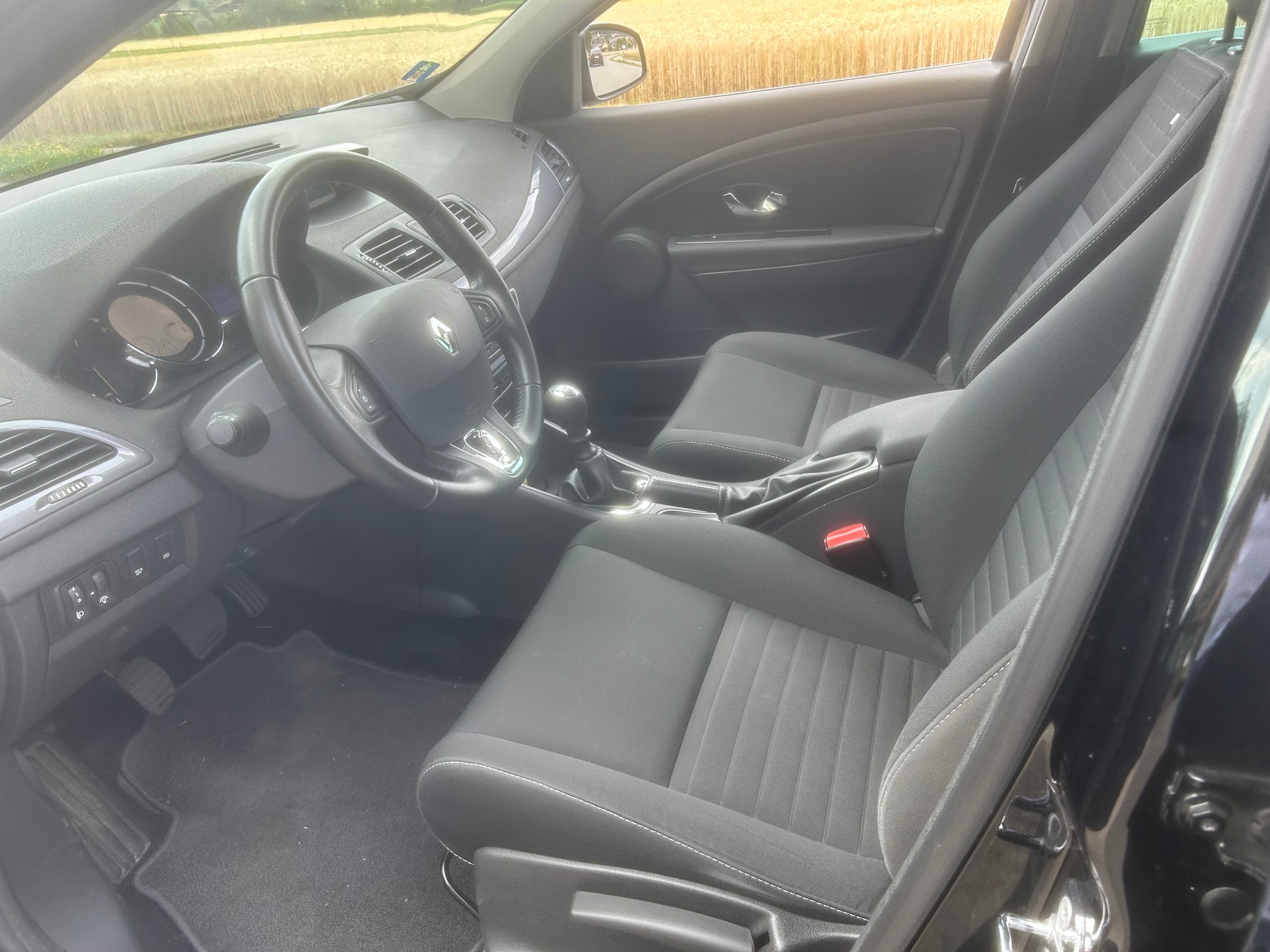 RENAULT Mégane Grandtour 1.2 16V Turbo Limited-image-4
