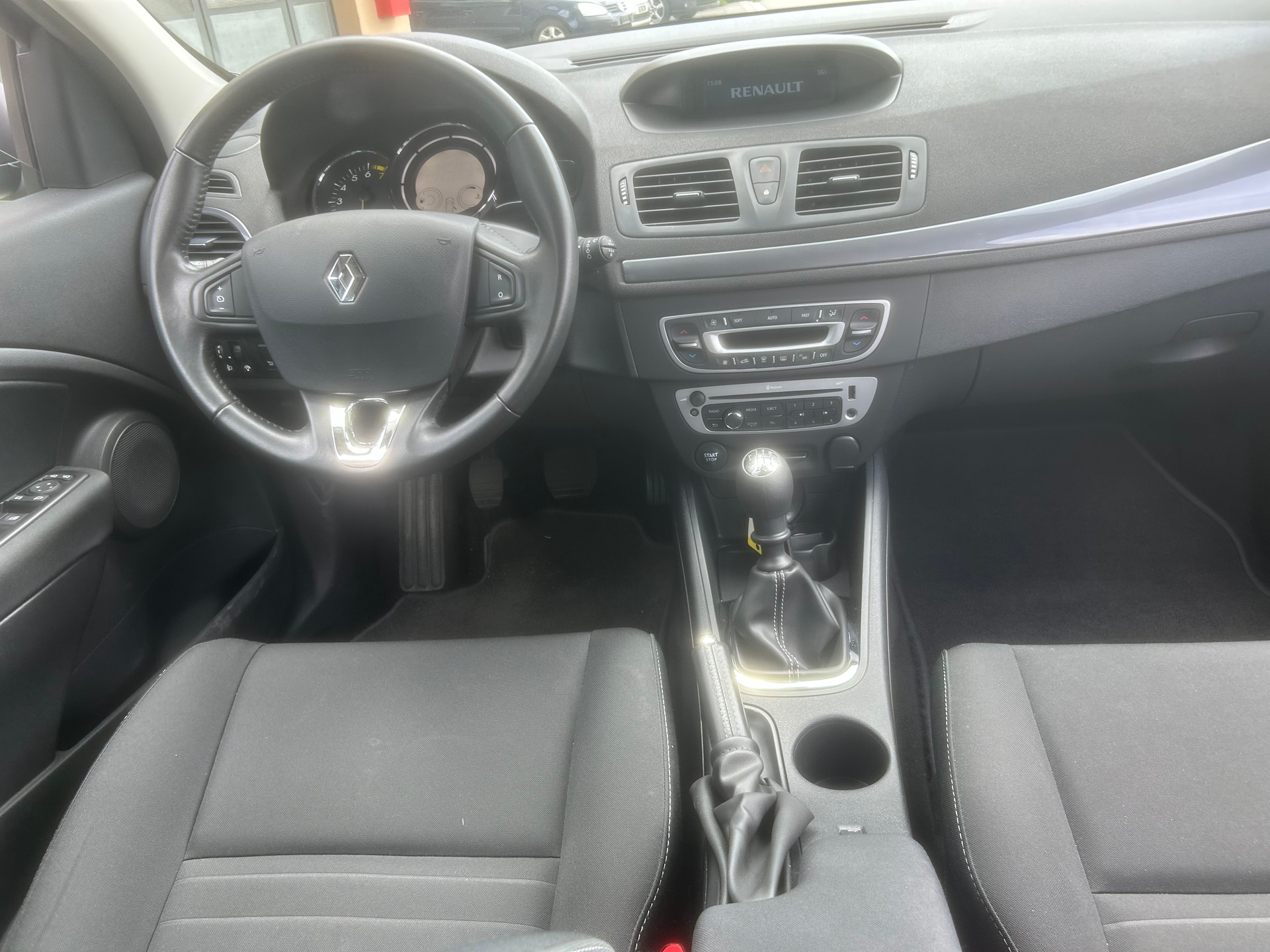 RENAULT Mégane Grandtour 1.2 16V Turbo Limited-image-8
