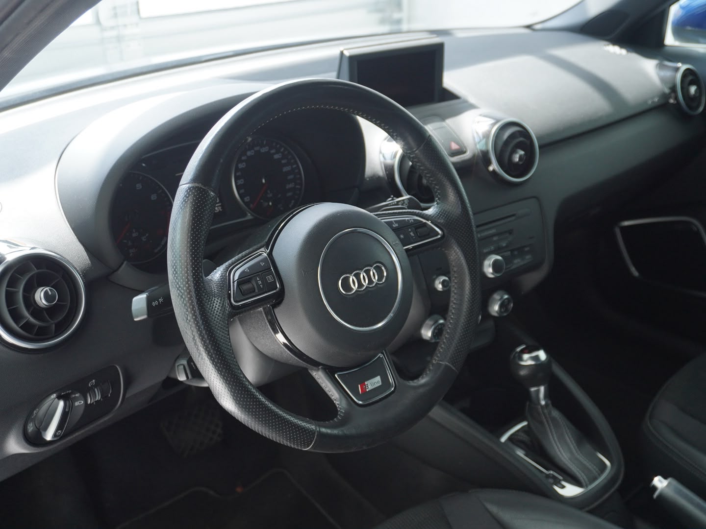 AUDI A1 Sport 1.4 TFSI Ambition S-tronic-image-2