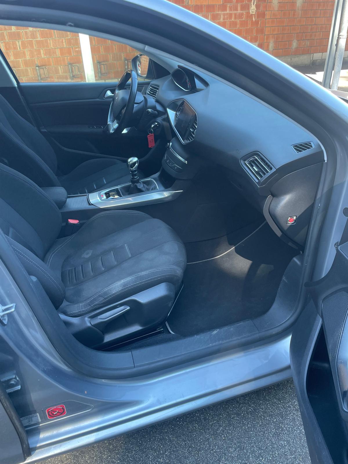 PEUGEOT 308 1.6 THP Allure-image-6